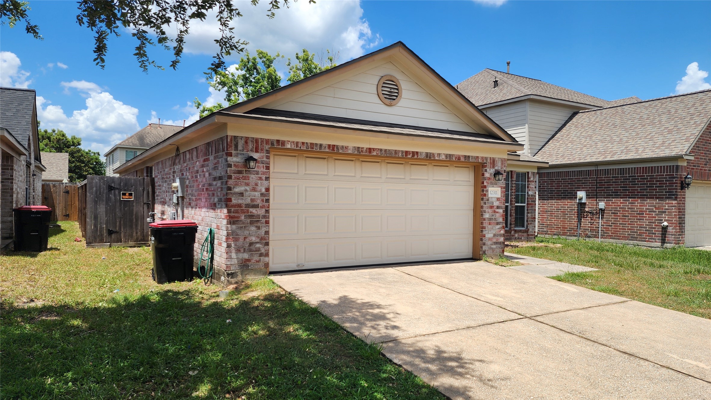12311 Carriage Oak Circle Property Photo 3