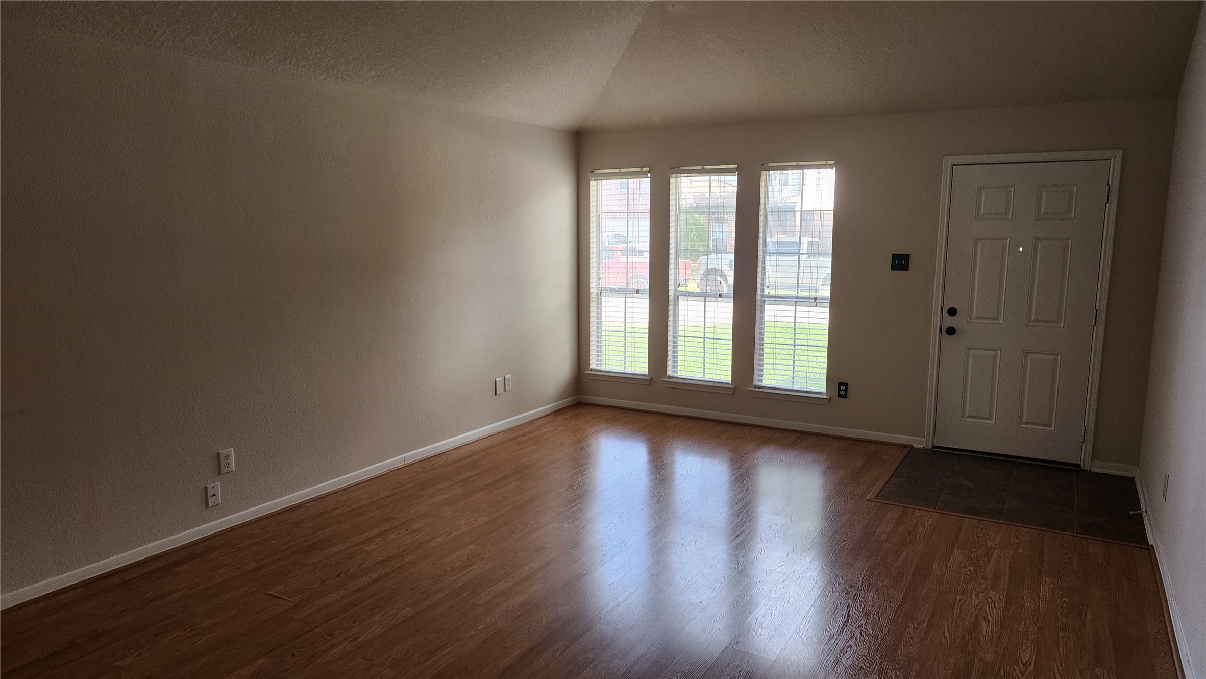 12311 Carriage Oak Circle Property Photo 6