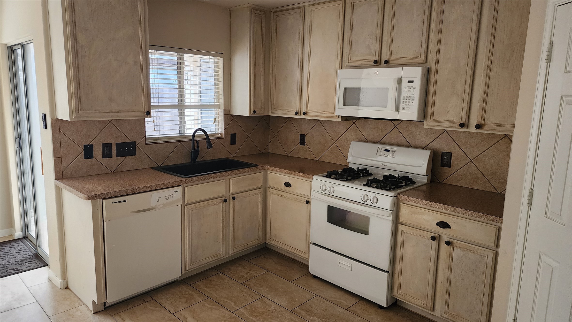 12311 Carriage Oak Circle Property Photo 8