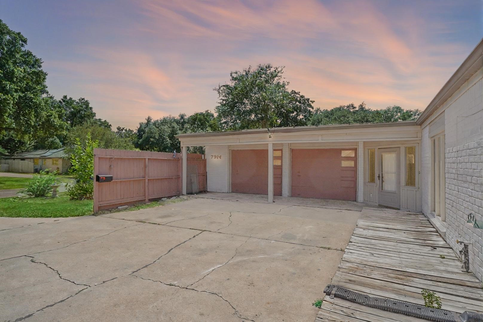 7914 Braes Meadow Drive Property Photo 1