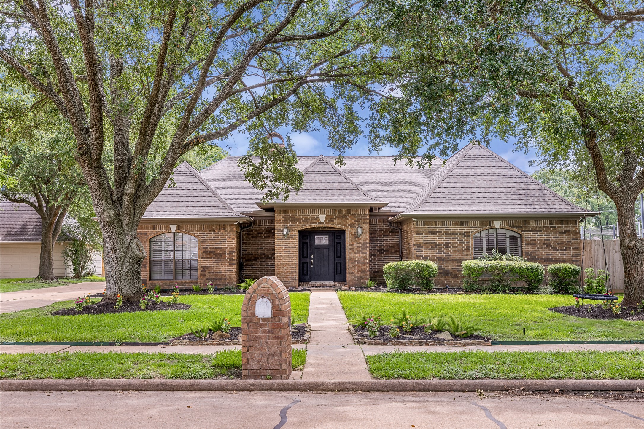 2205 Erin Glen Court Property Photo 1