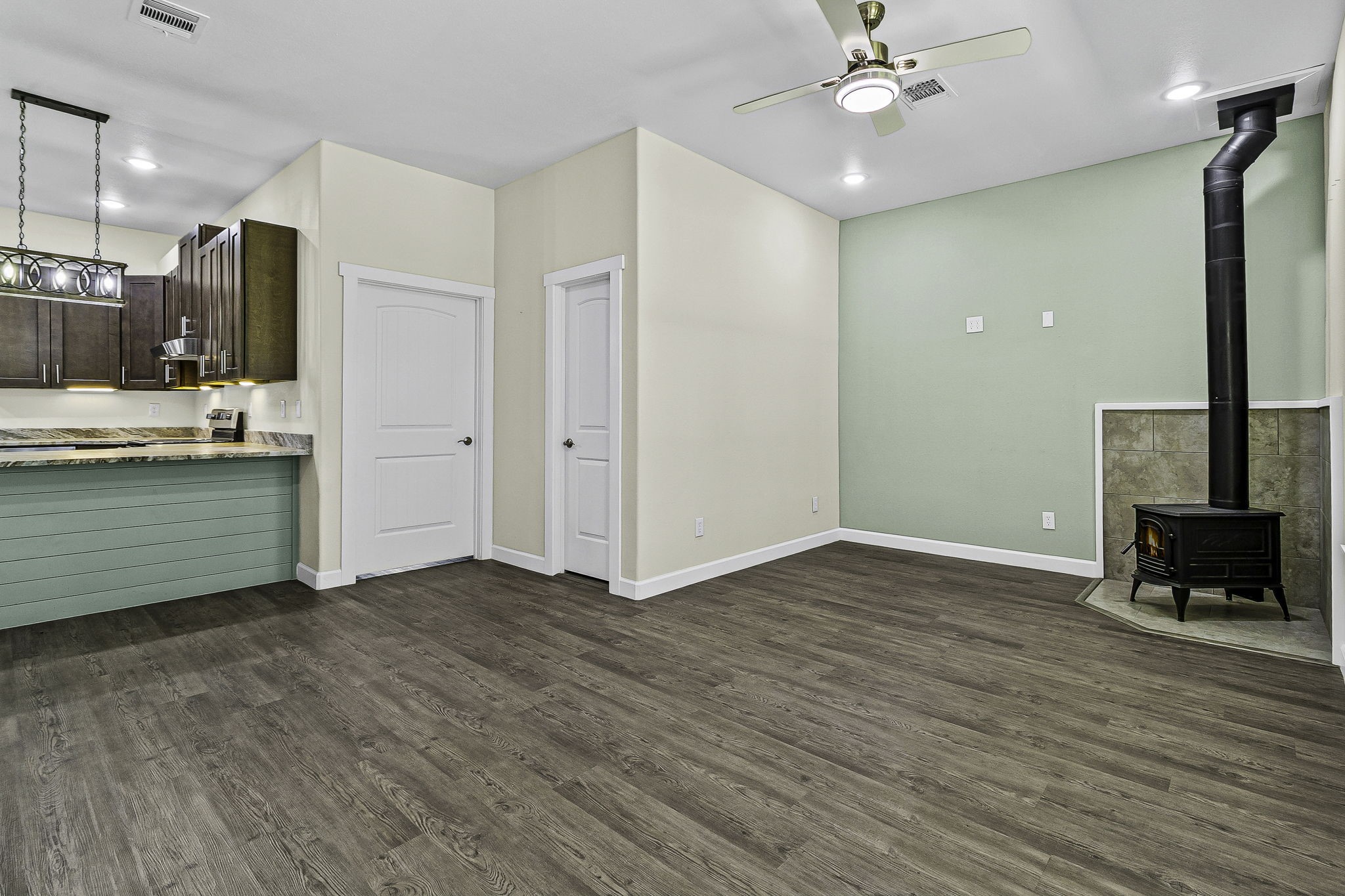 646 County Road 2100 N Property Photo 11