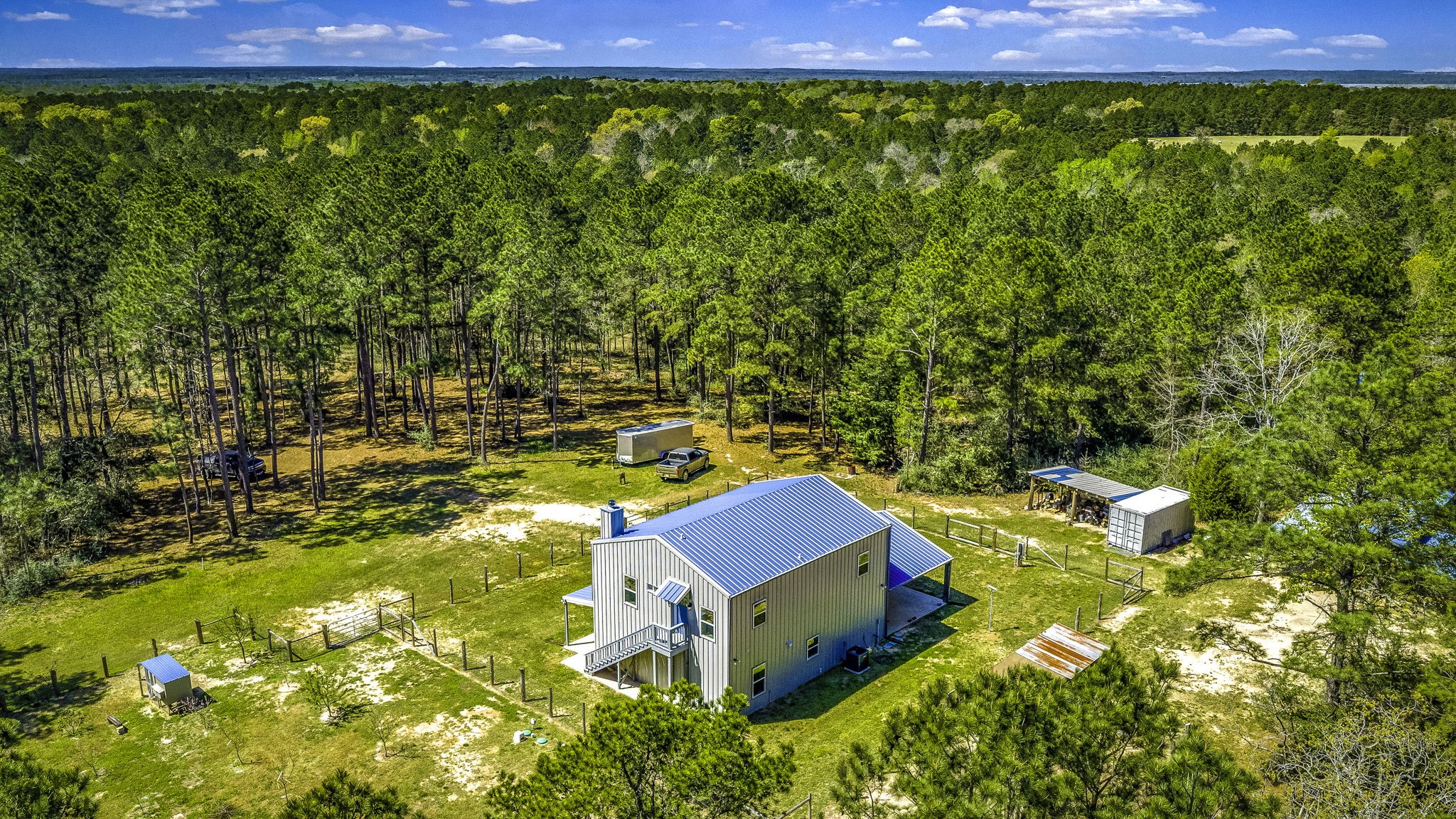 646 County Road 2100 N Property Photo 43
