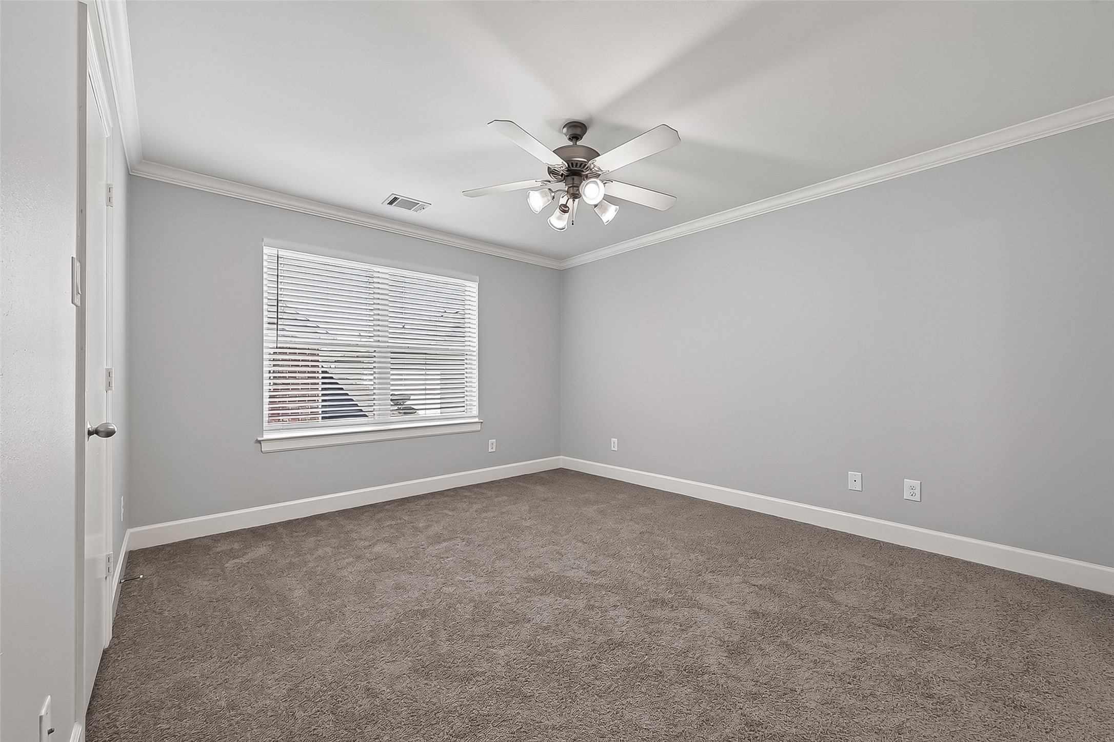 5951 S Loop E 38 Property Photo 21