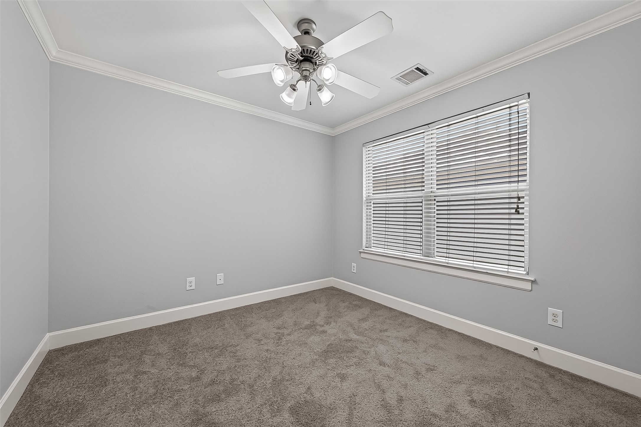 5951 S Loop E 38 Property Photo 22