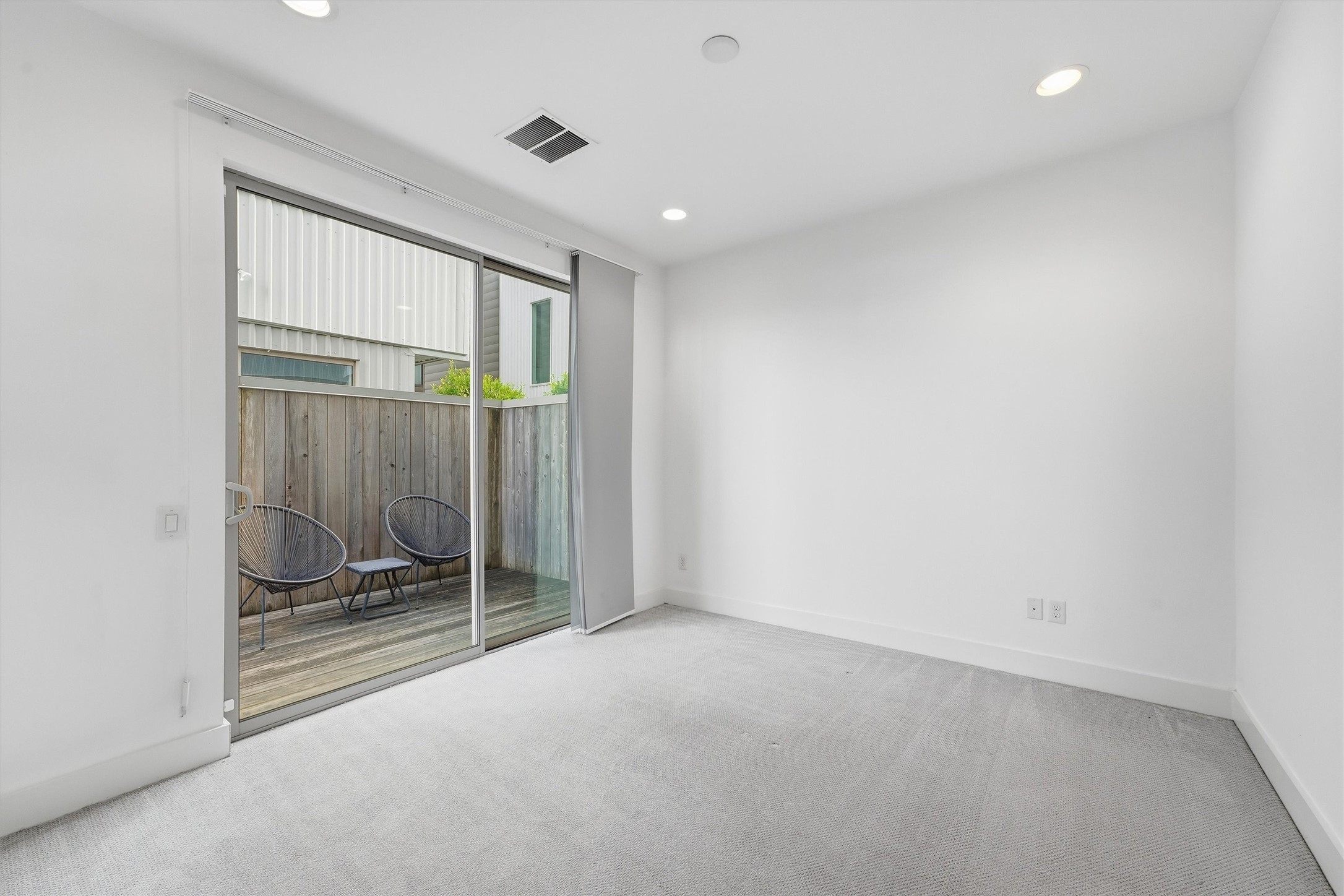 1155 W 17th Street Property Photo 3