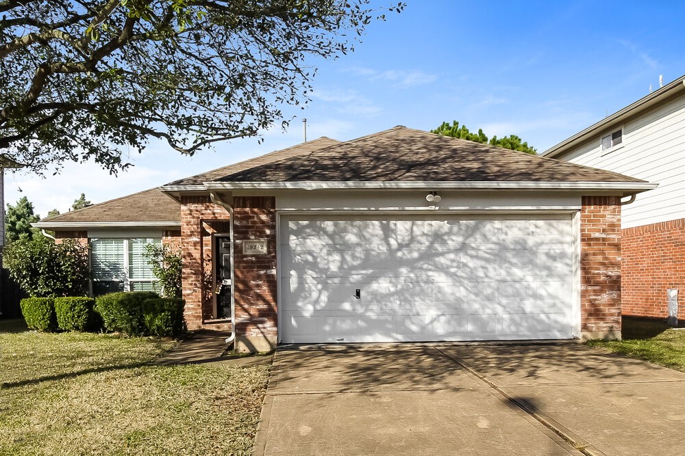 19242 Hopeview Court Property Photo 1