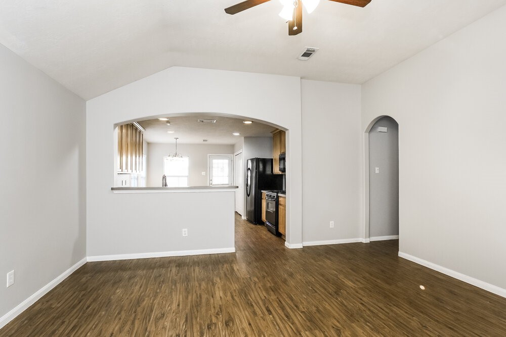 19242 Hopeview Court Property Photo 3