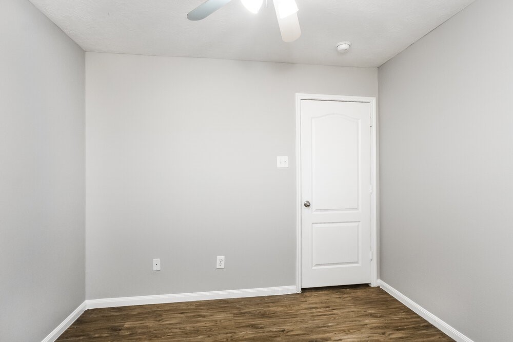 19242 Hopeview Court Property Photo 12