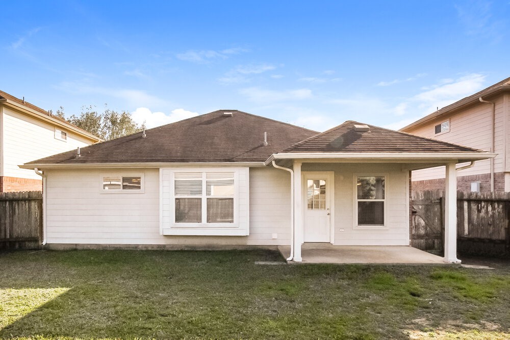 19242 Hopeview Court Property Photo 16