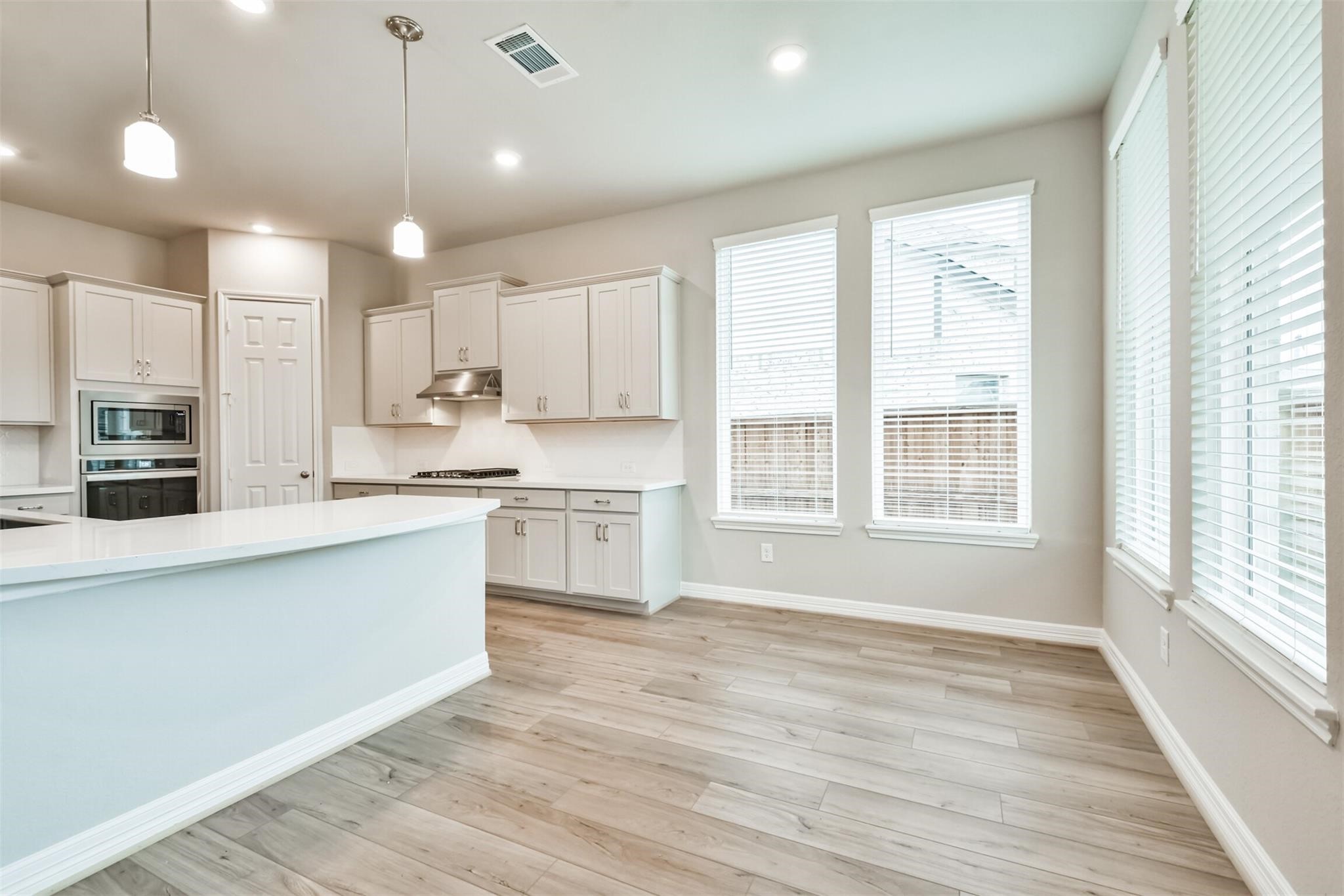 8211 Chartres Wind Drive Property Photo 8