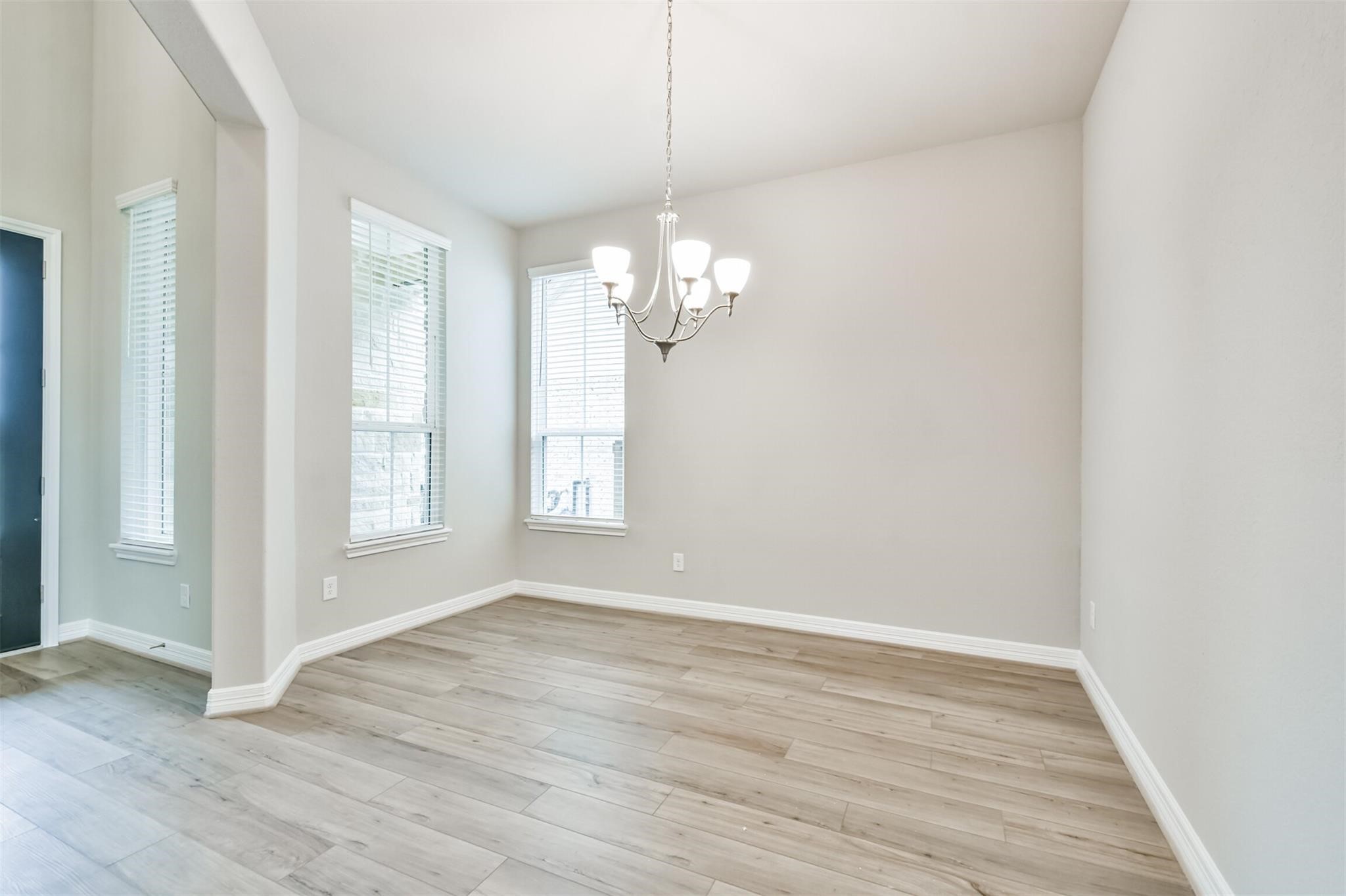 8211 Chartres Wind Drive Property Photo 12