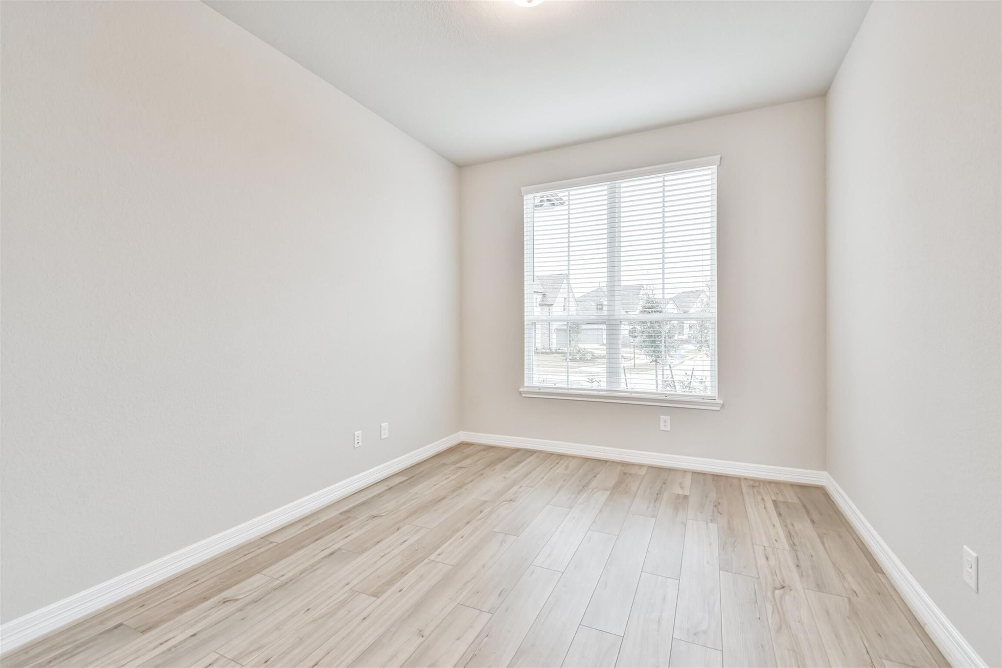 8211 Chartres Wind Drive Property Photo 15