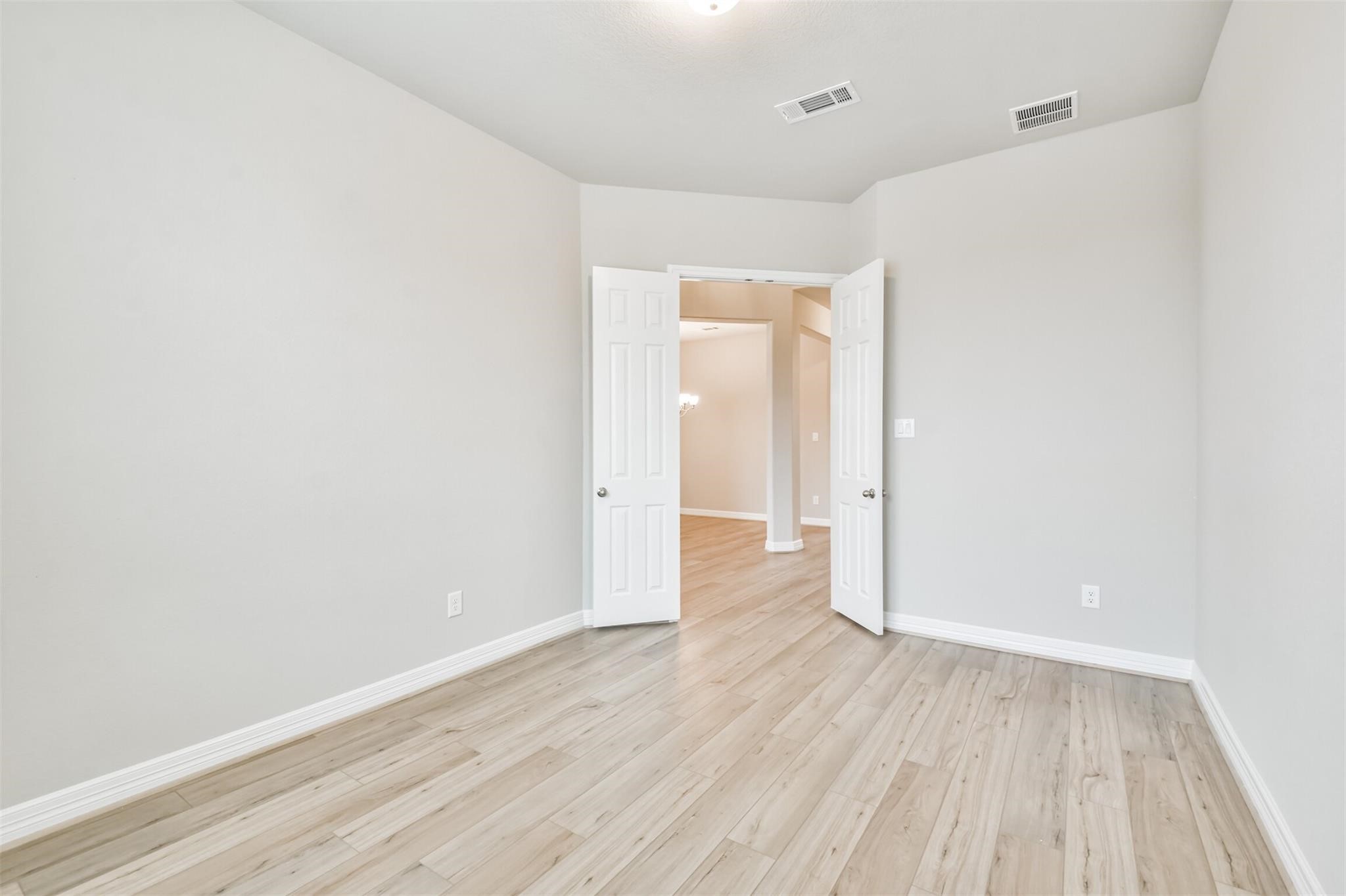 8211 Chartres Wind Drive Property Photo 16