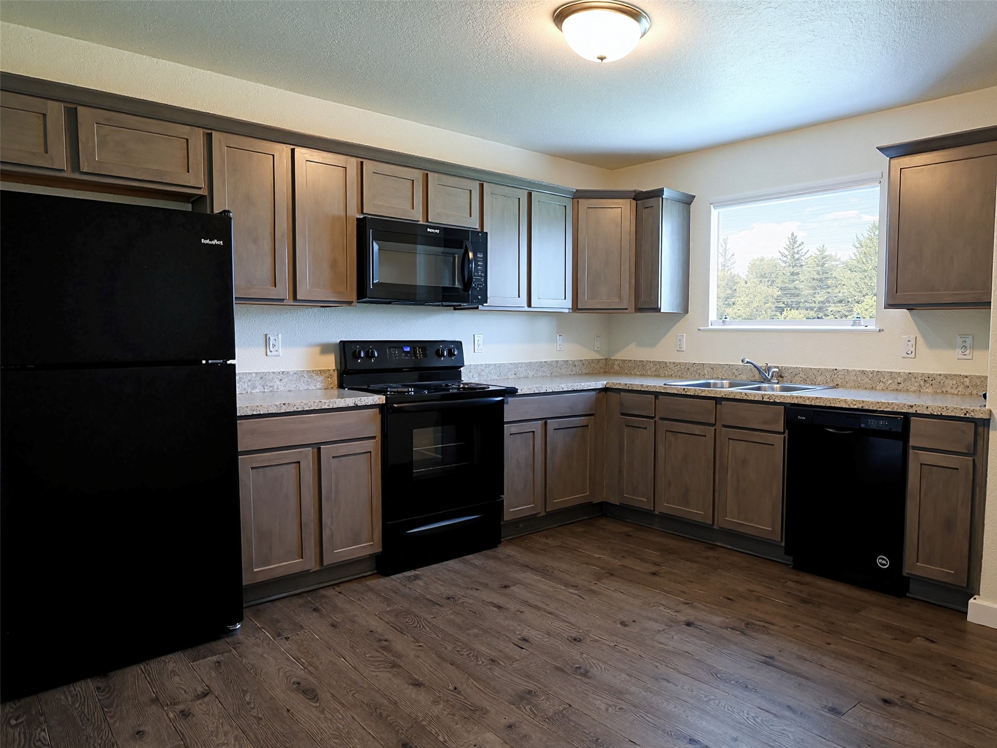 21155 Gosling Road 8a Property Photo 6