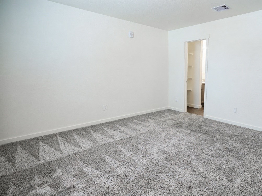21155 Gosling Road 8a Property Photo 13