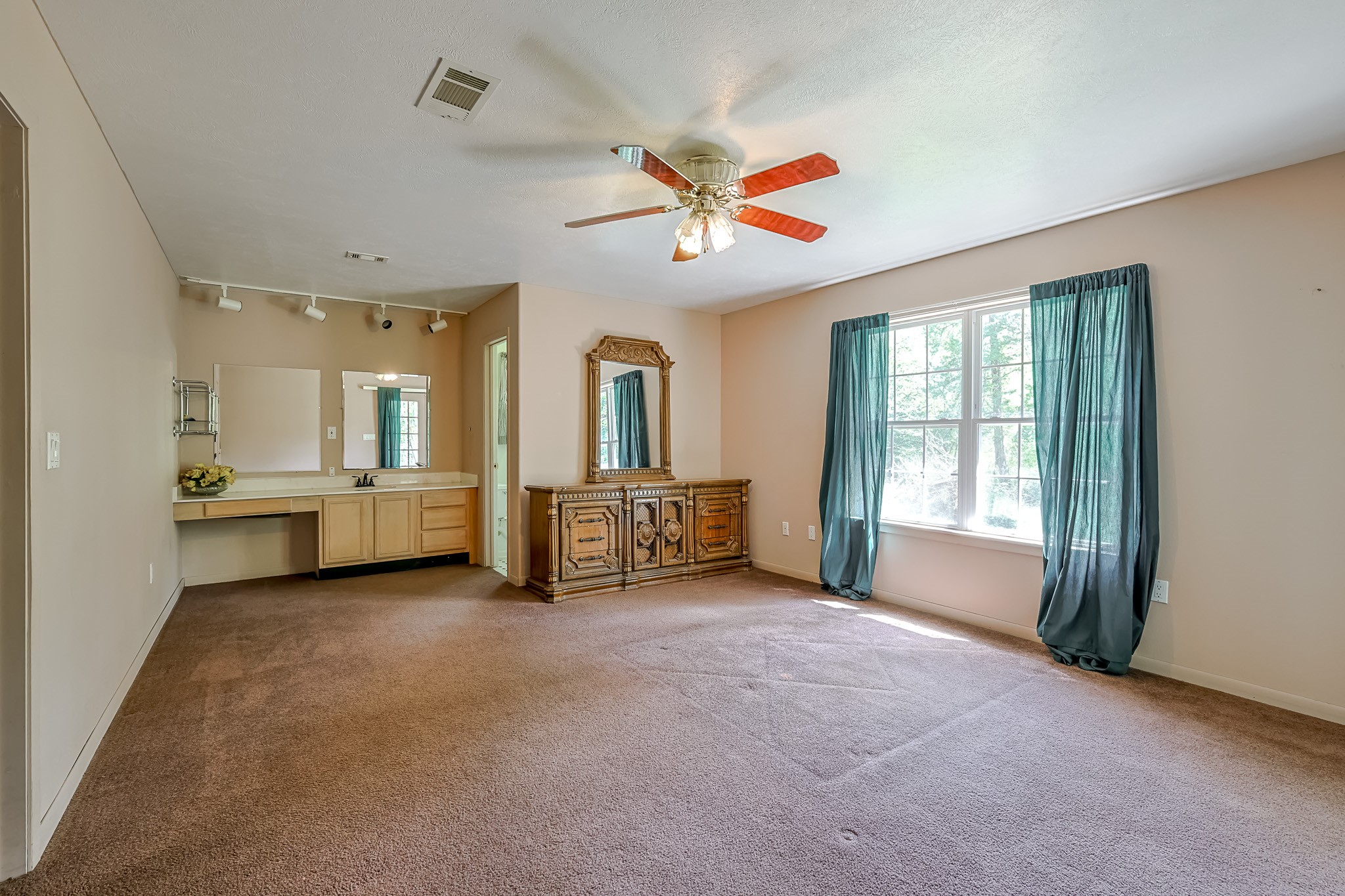 8 Vick Road Property Photo 21