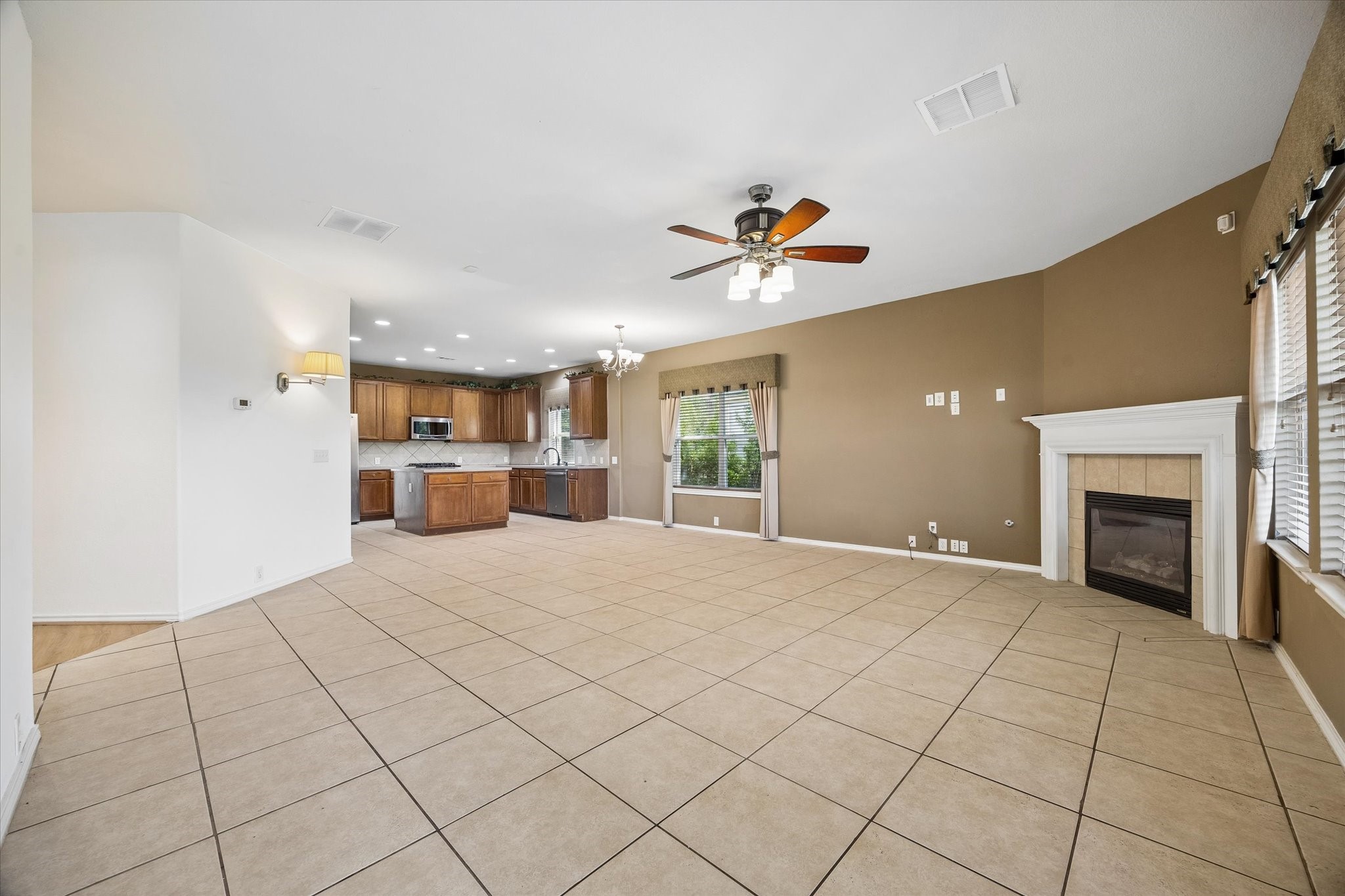 518 Honeysuckle Vine Drive Property Photo 16