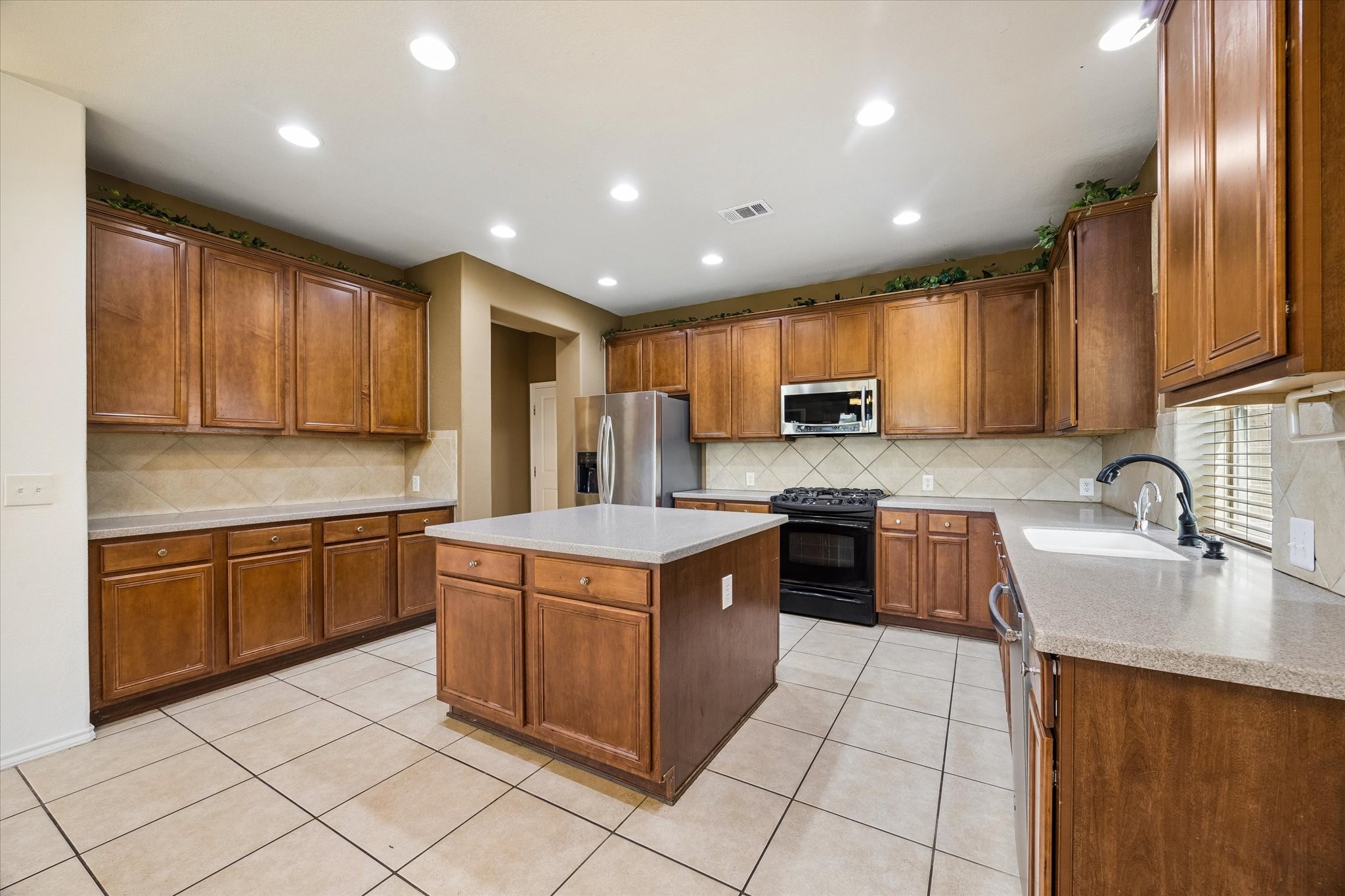 518 Honeysuckle Vine Drive Property Photo 19