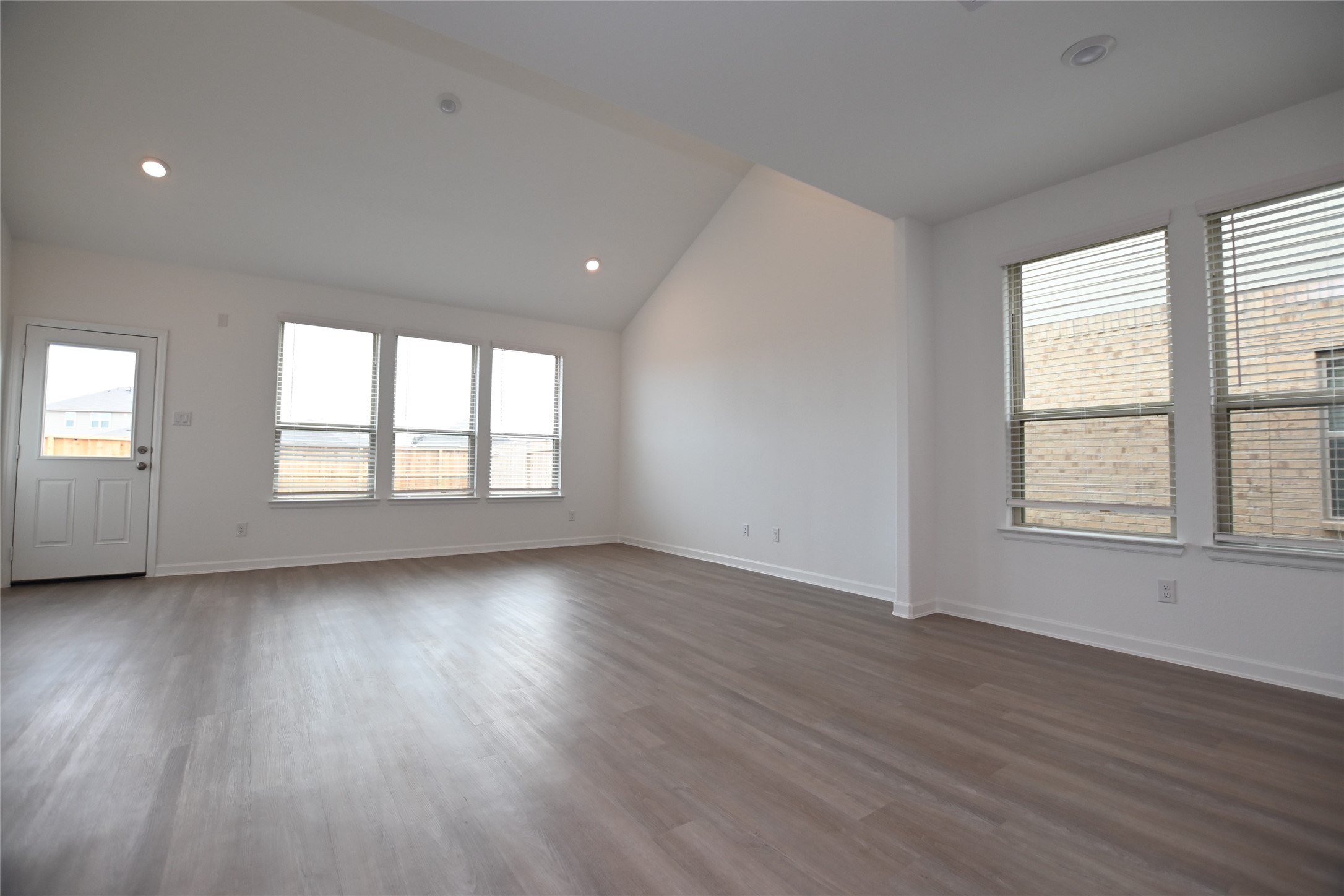 3306 Driftwood Meadow Lane Property Photo 7