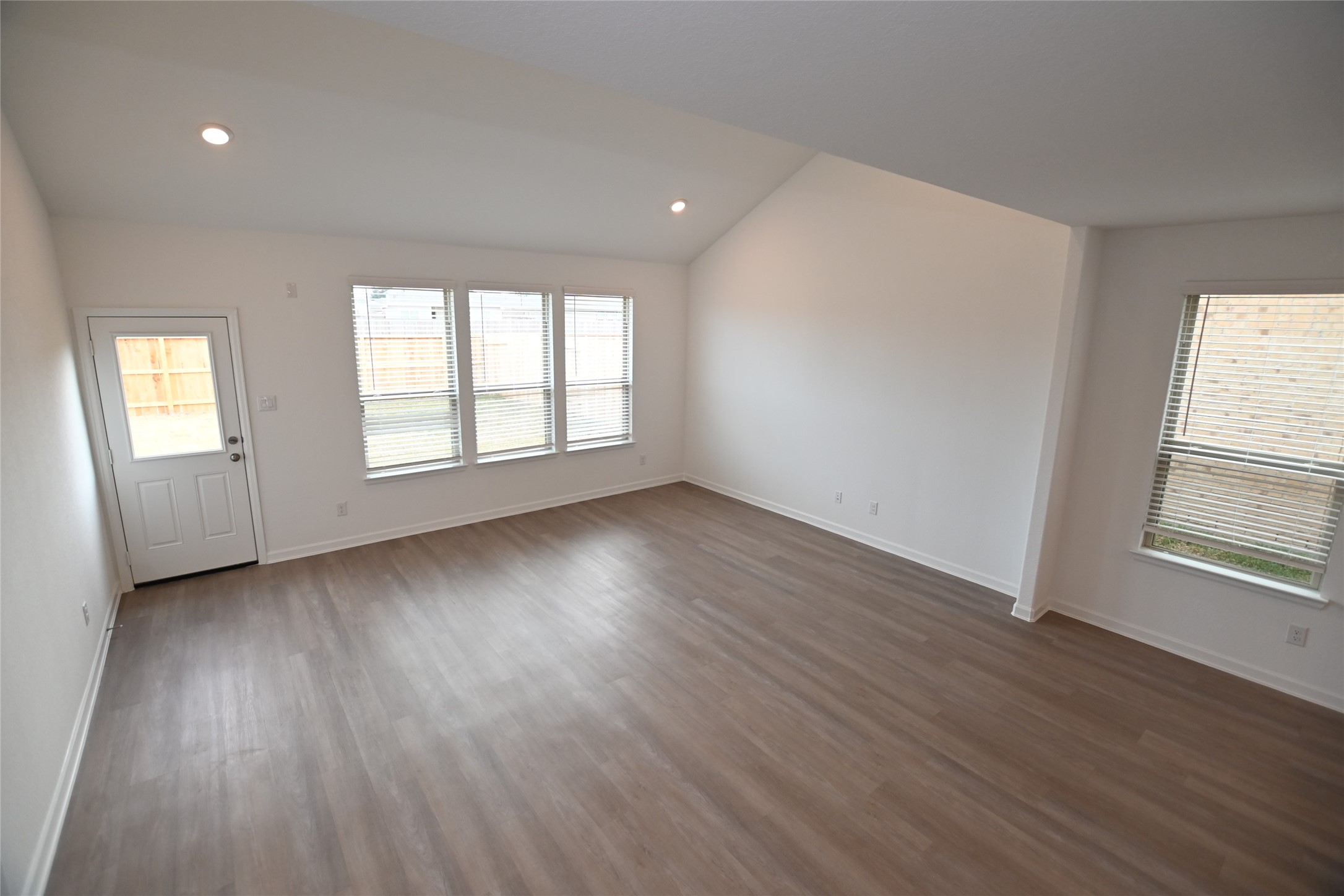 3306 Driftwood Meadow Lane Property Photo 8