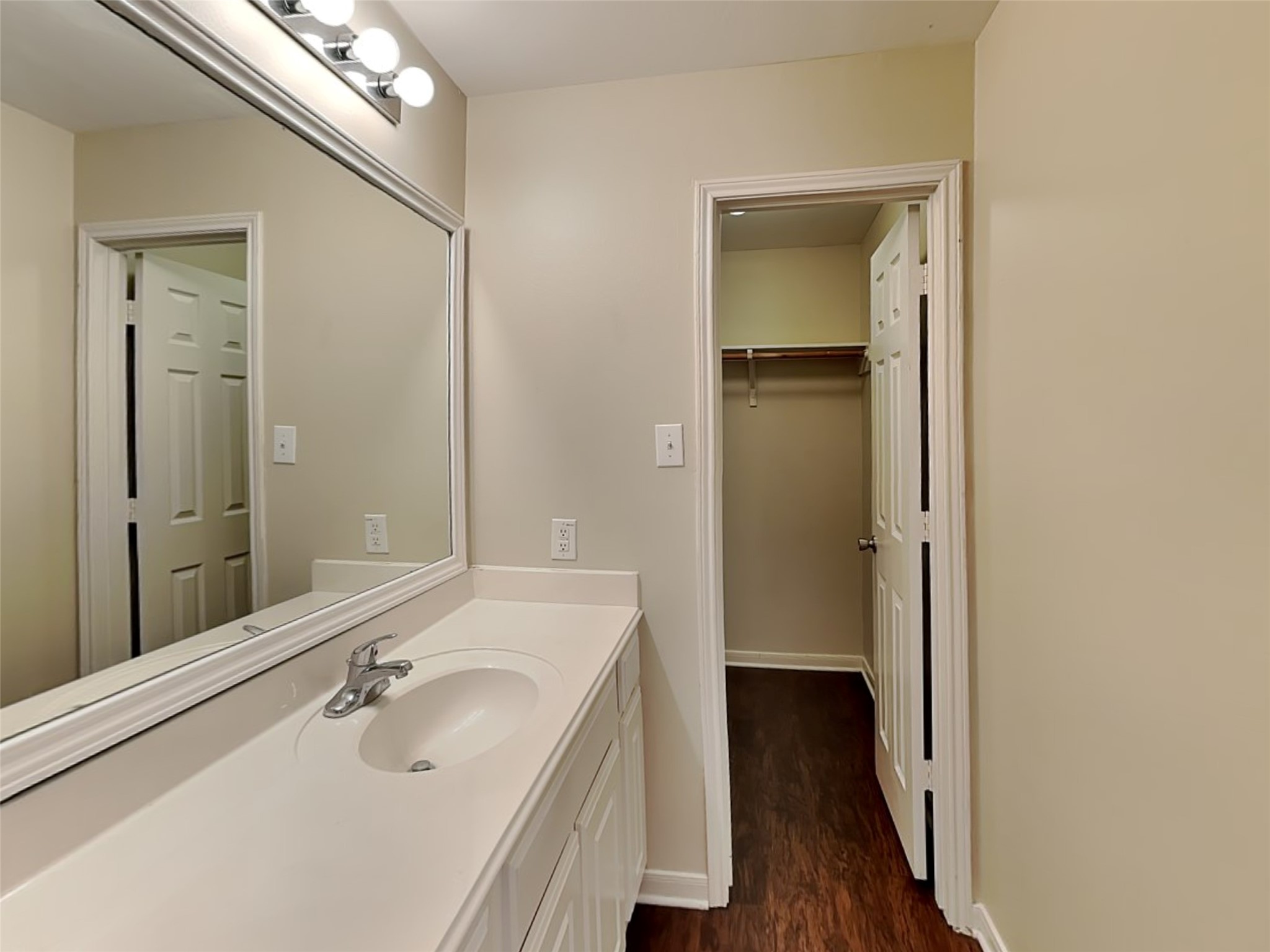 4411 Thistle Pond Court Property Photo 9