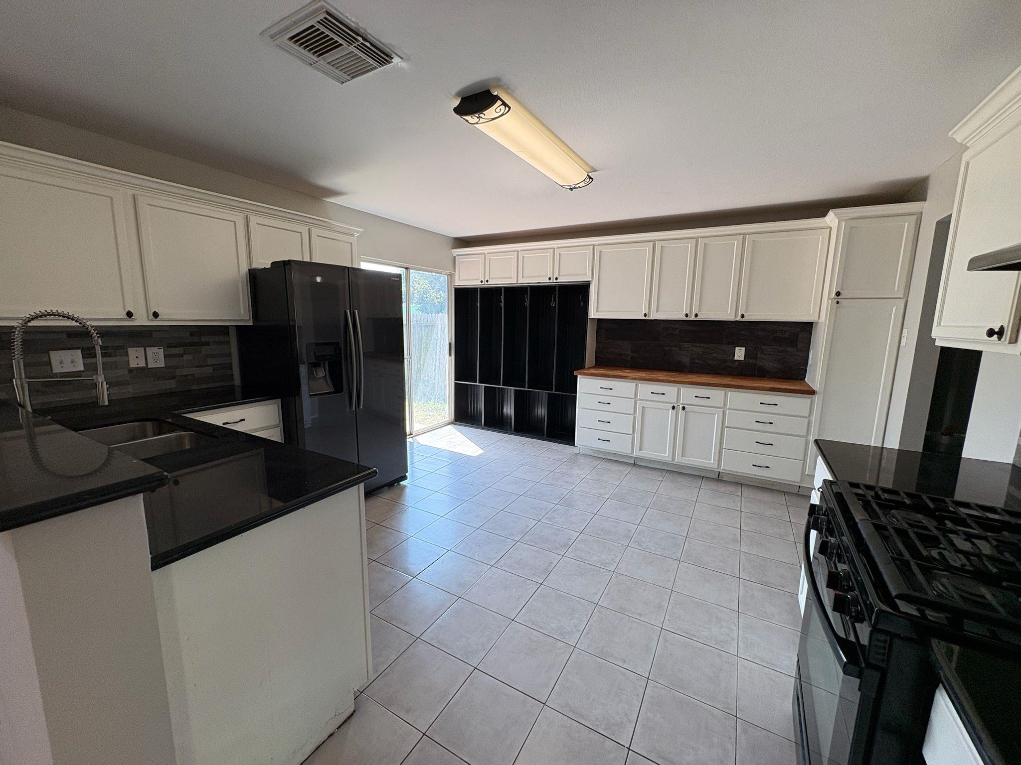 7810 Maverick Trace Lane Property Photo 11