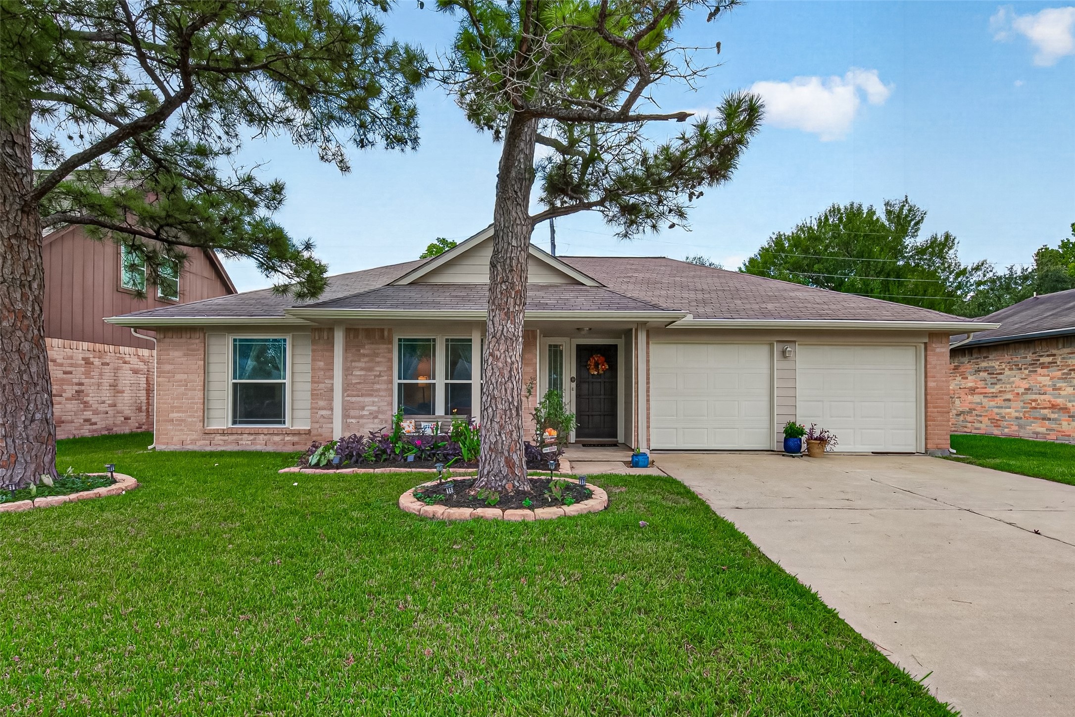 2123 Collingsfield Drive Property Photo 1