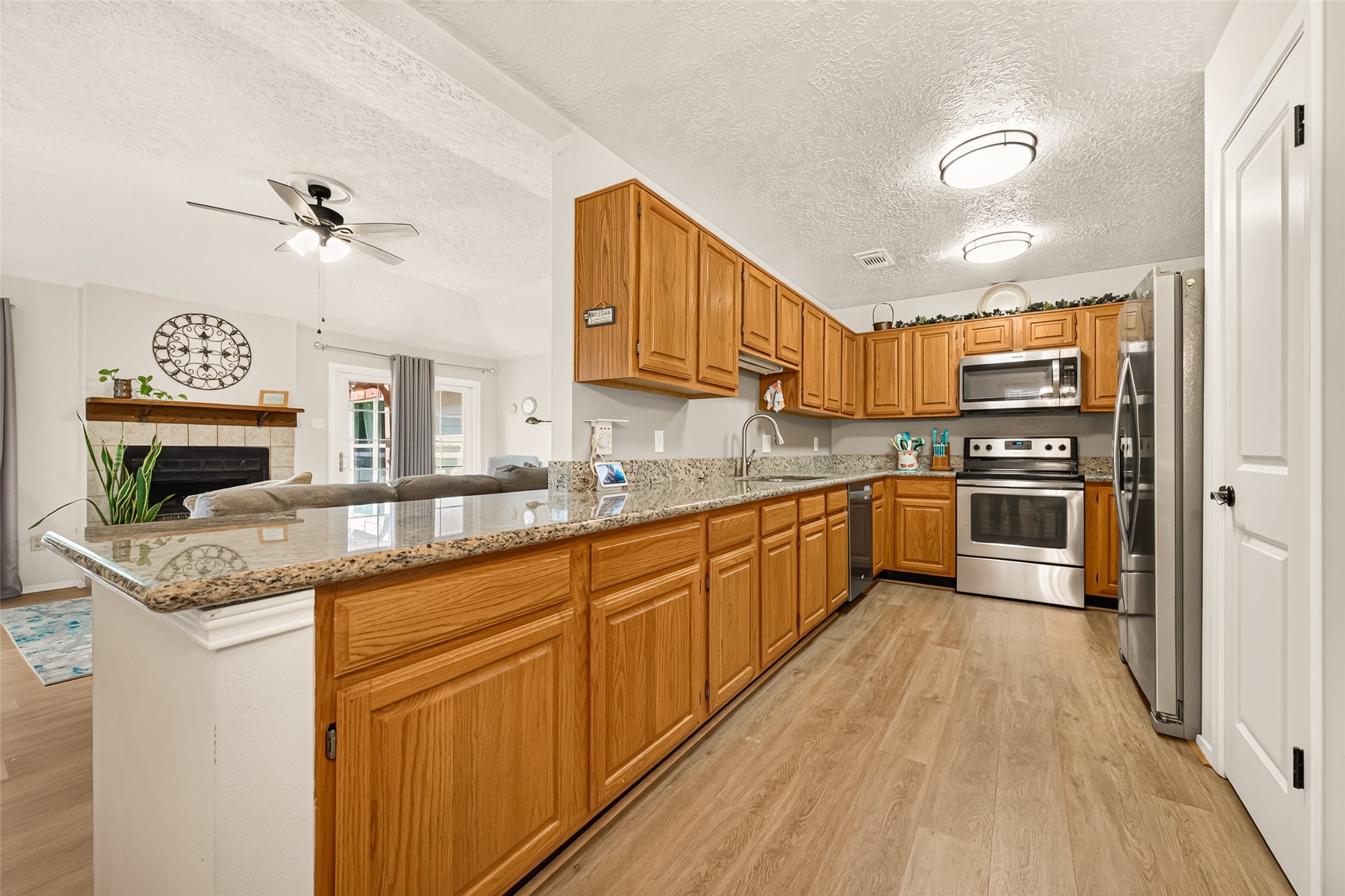 2123 Collingsfield Drive Property Photo 3