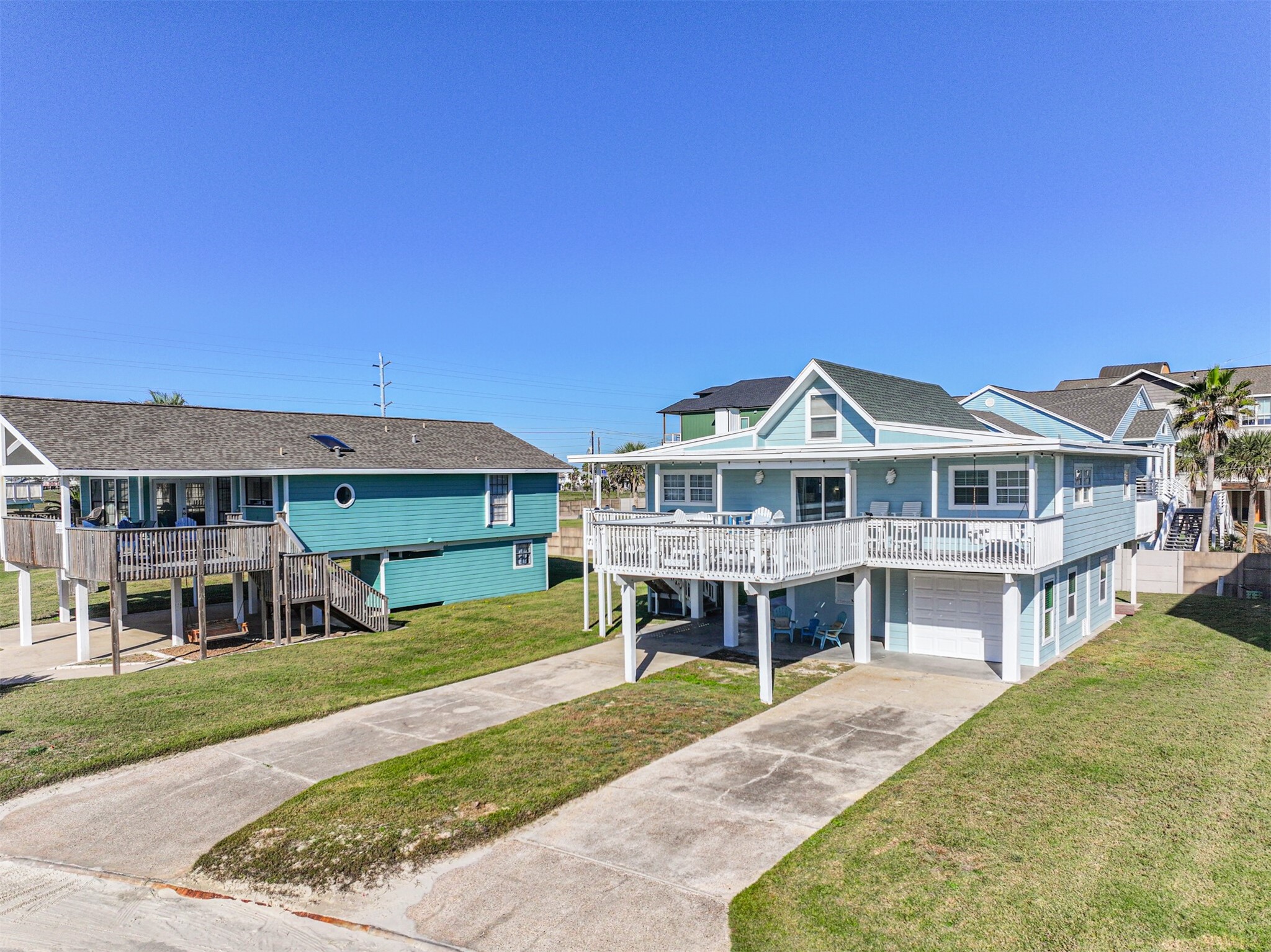 16904 Beachcomber Drive Property Photo 5