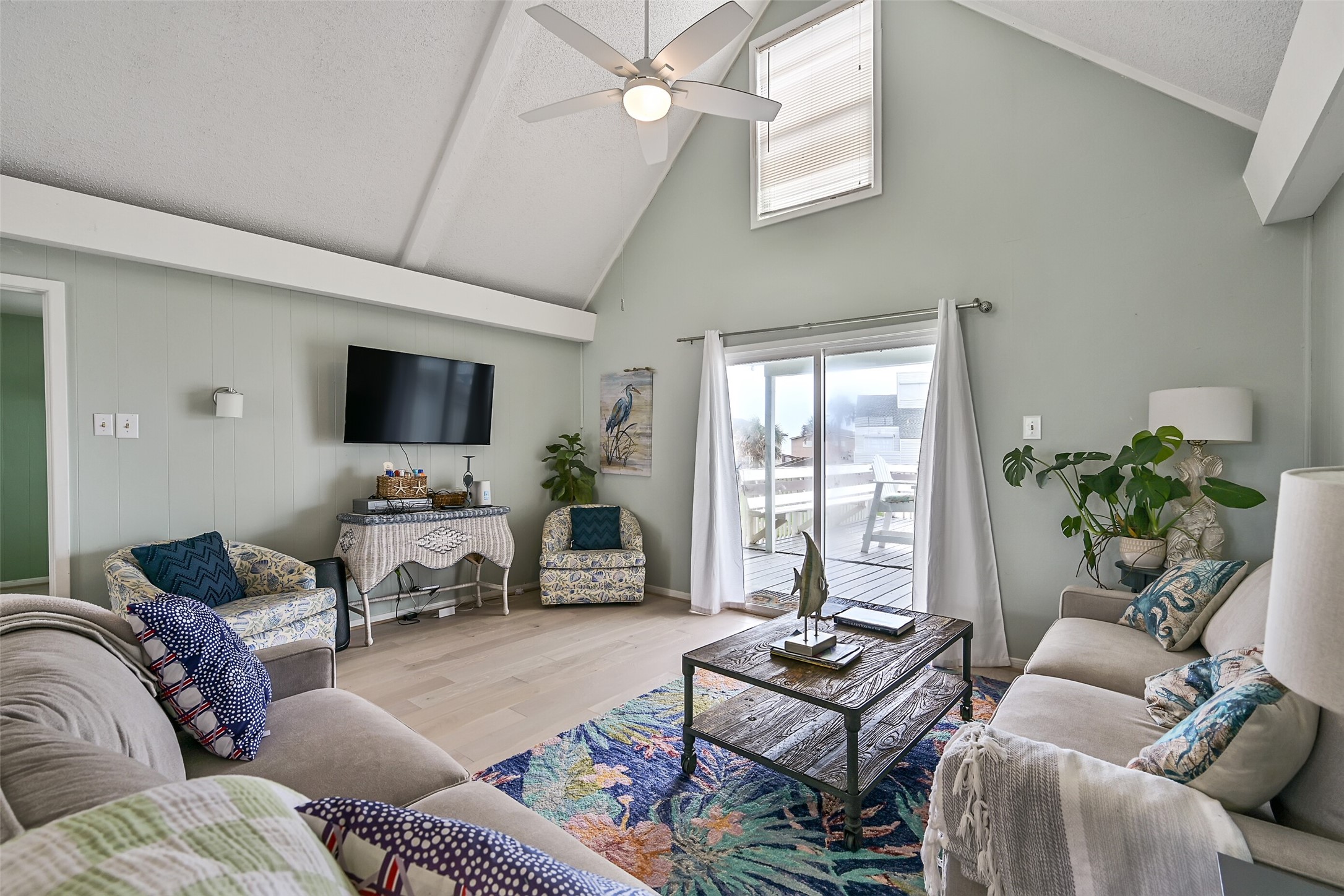 16904 Beachcomber Drive Property Photo 9