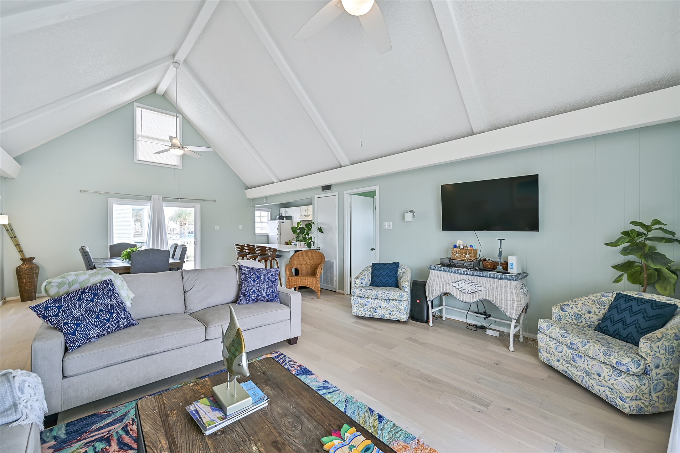 16904 Beachcomber Drive Property Photo 10