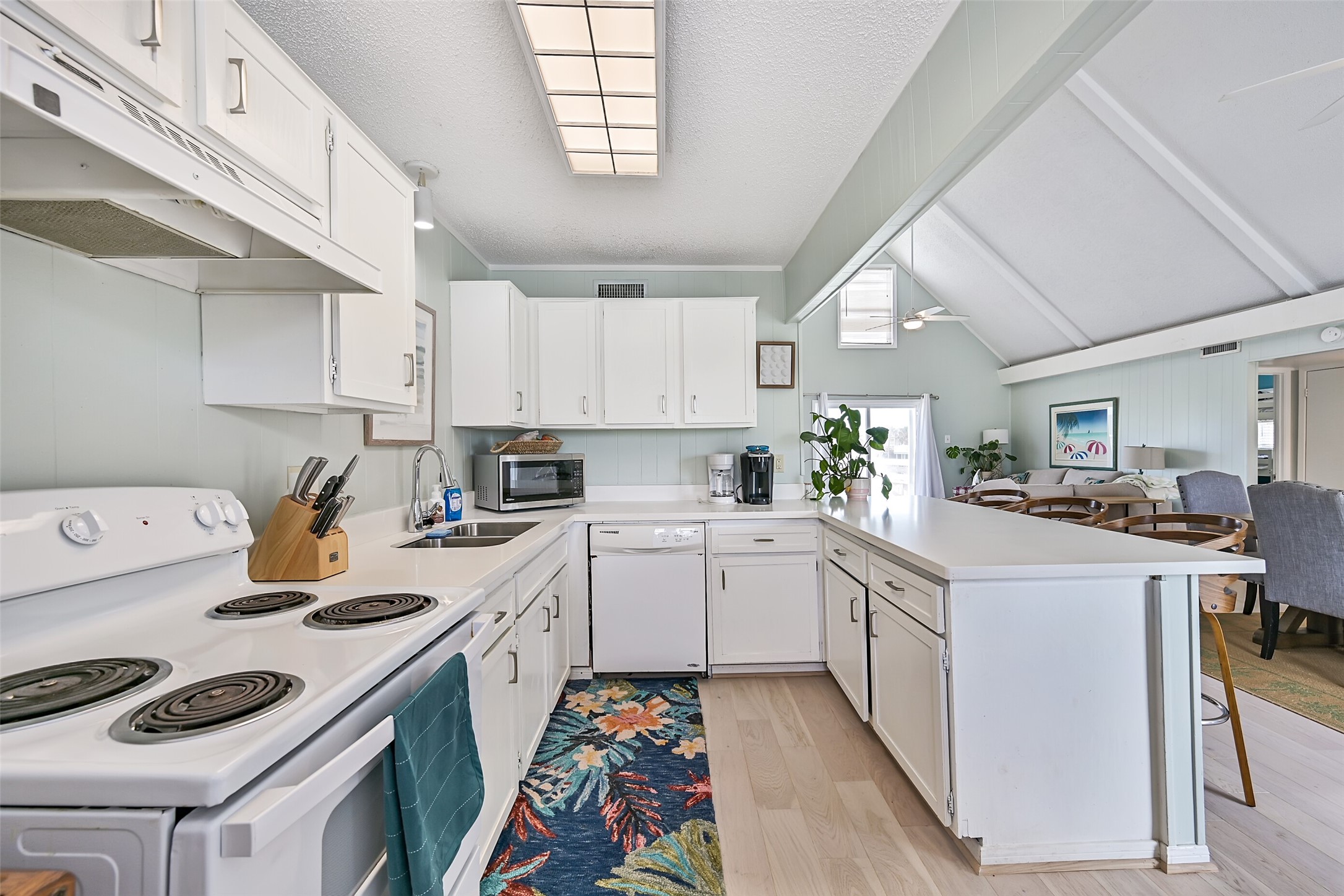 16904 Beachcomber Drive Property Photo 16