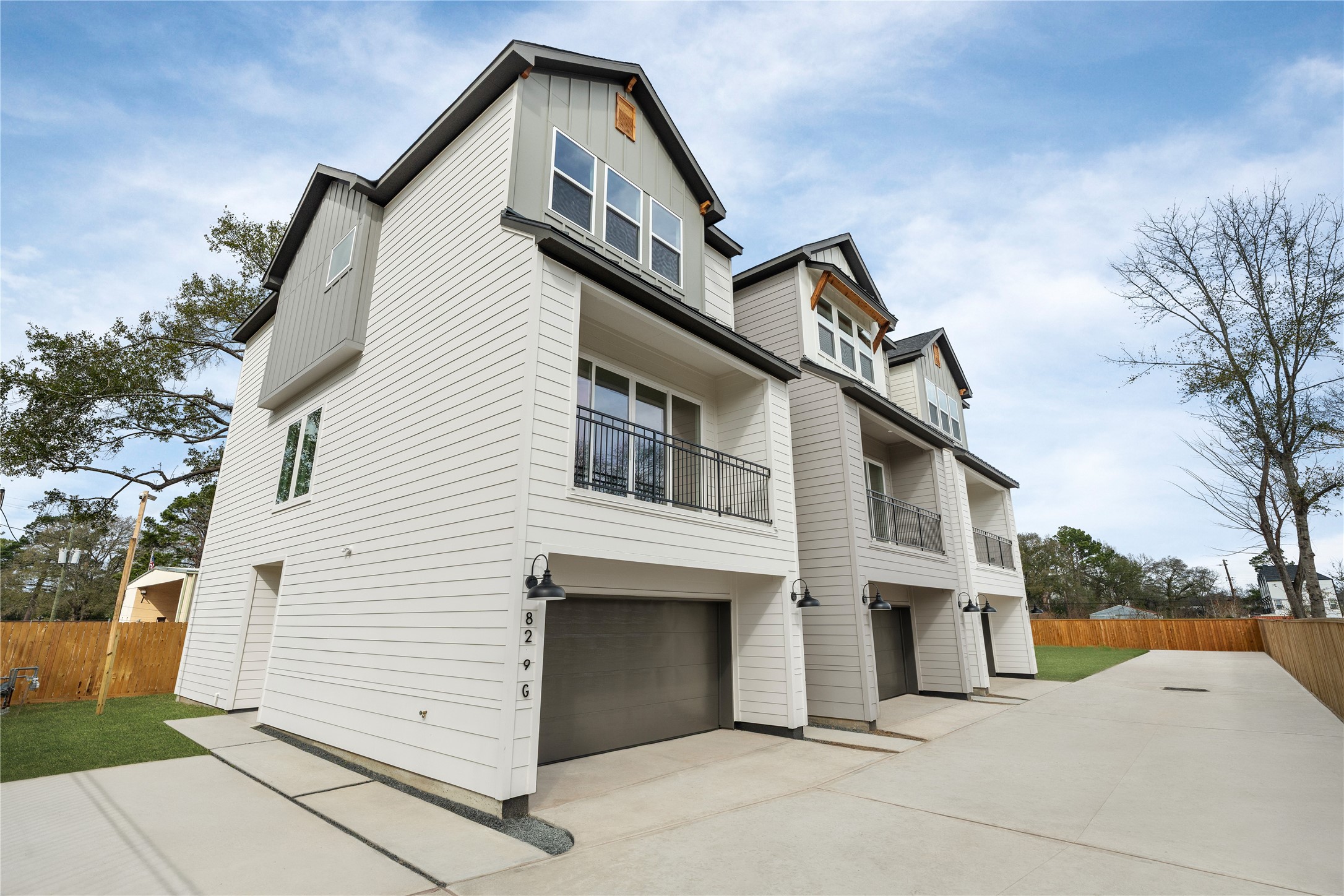 826 Curtin Street D Property Photo 1