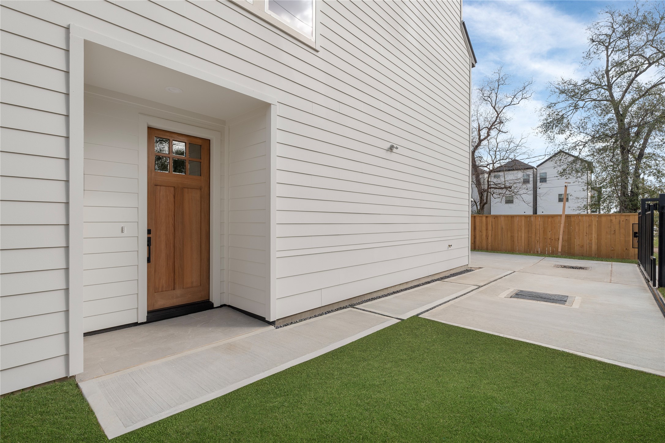 826 Curtin Street D Property Photo 5