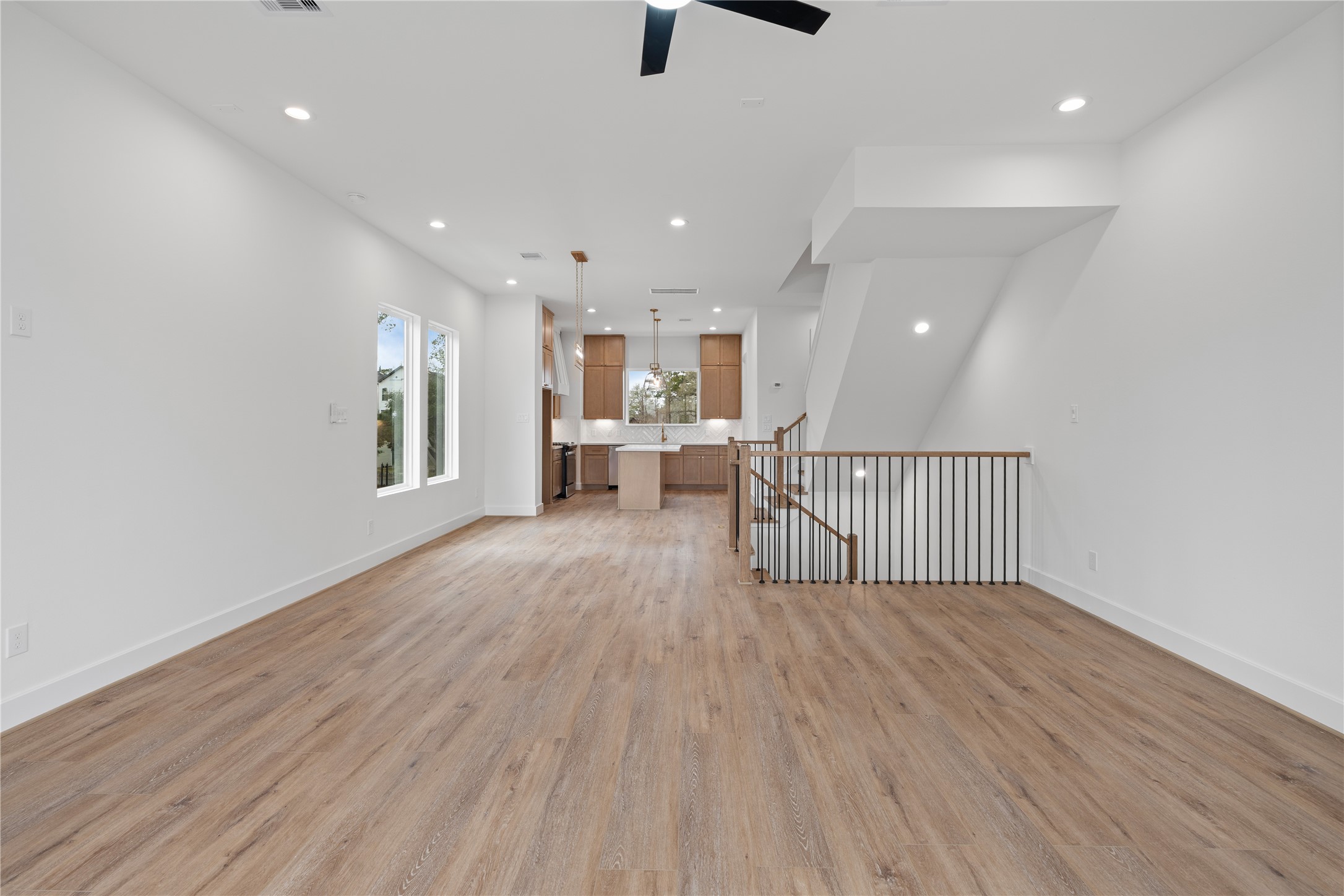 826 Curtin Street D Property Photo 11