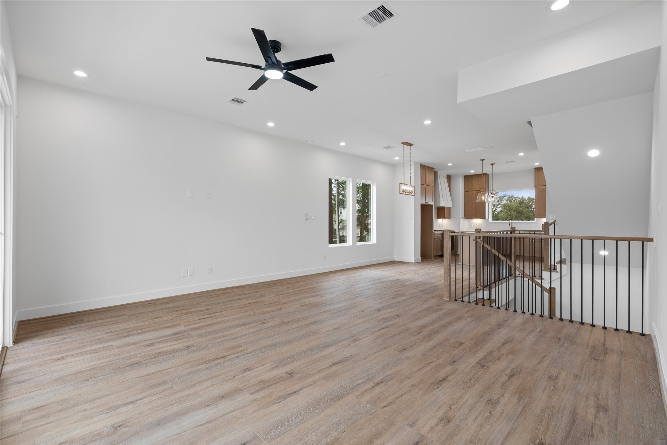 826 Curtin Street D Property Photo 12