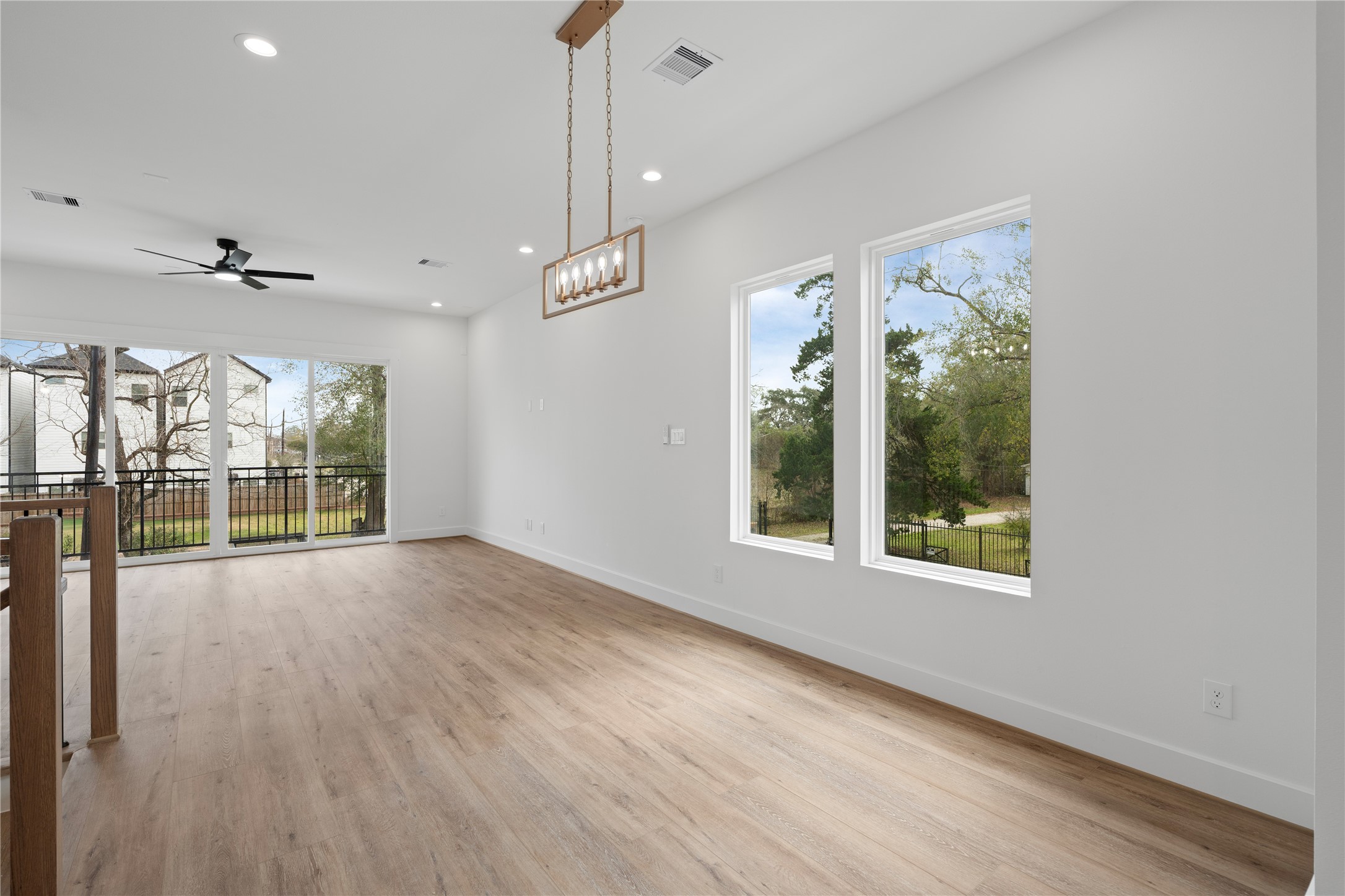 826 Curtin Street D Property Photo 17