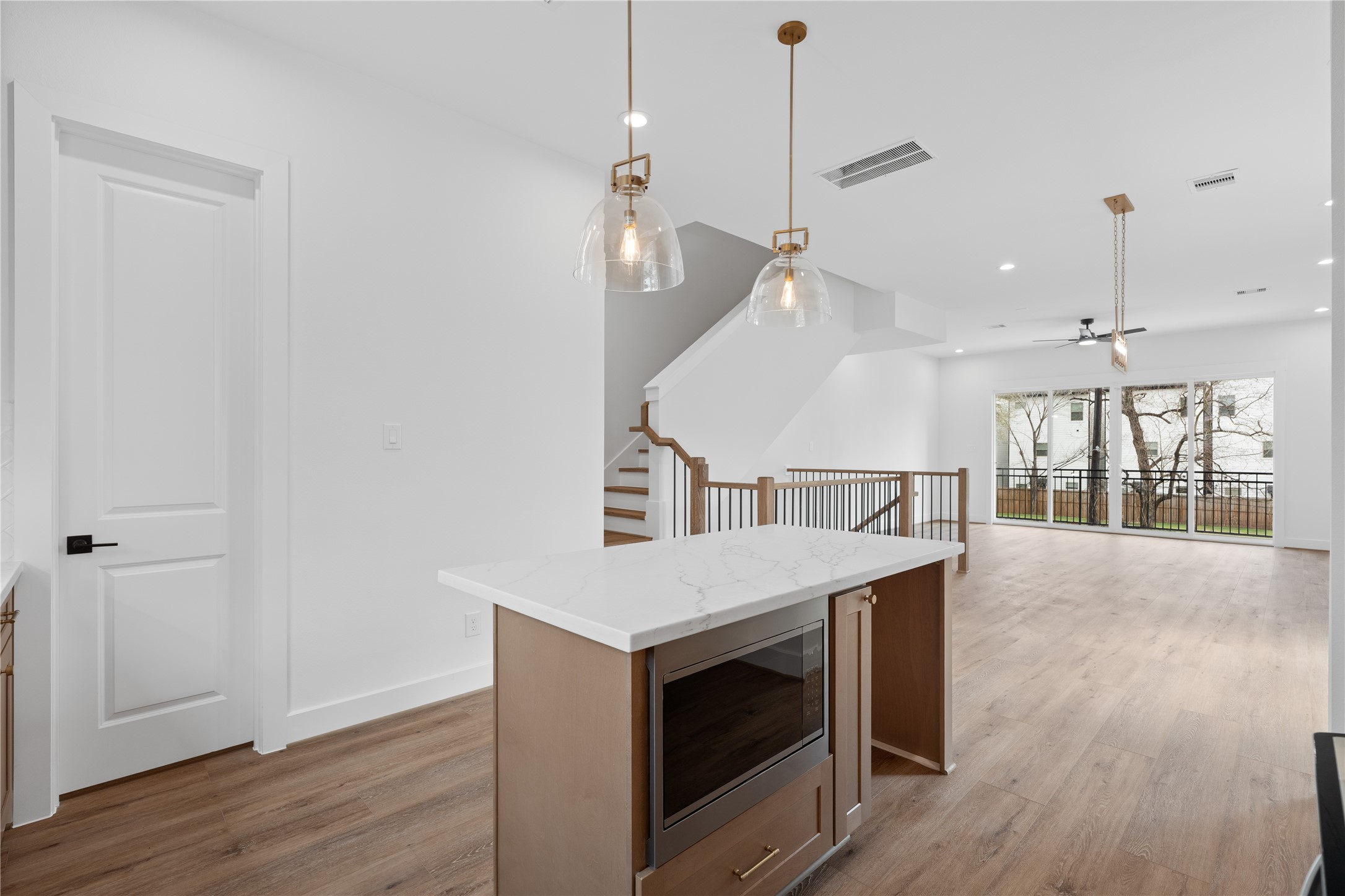 826 Curtin Street D Property Photo 25