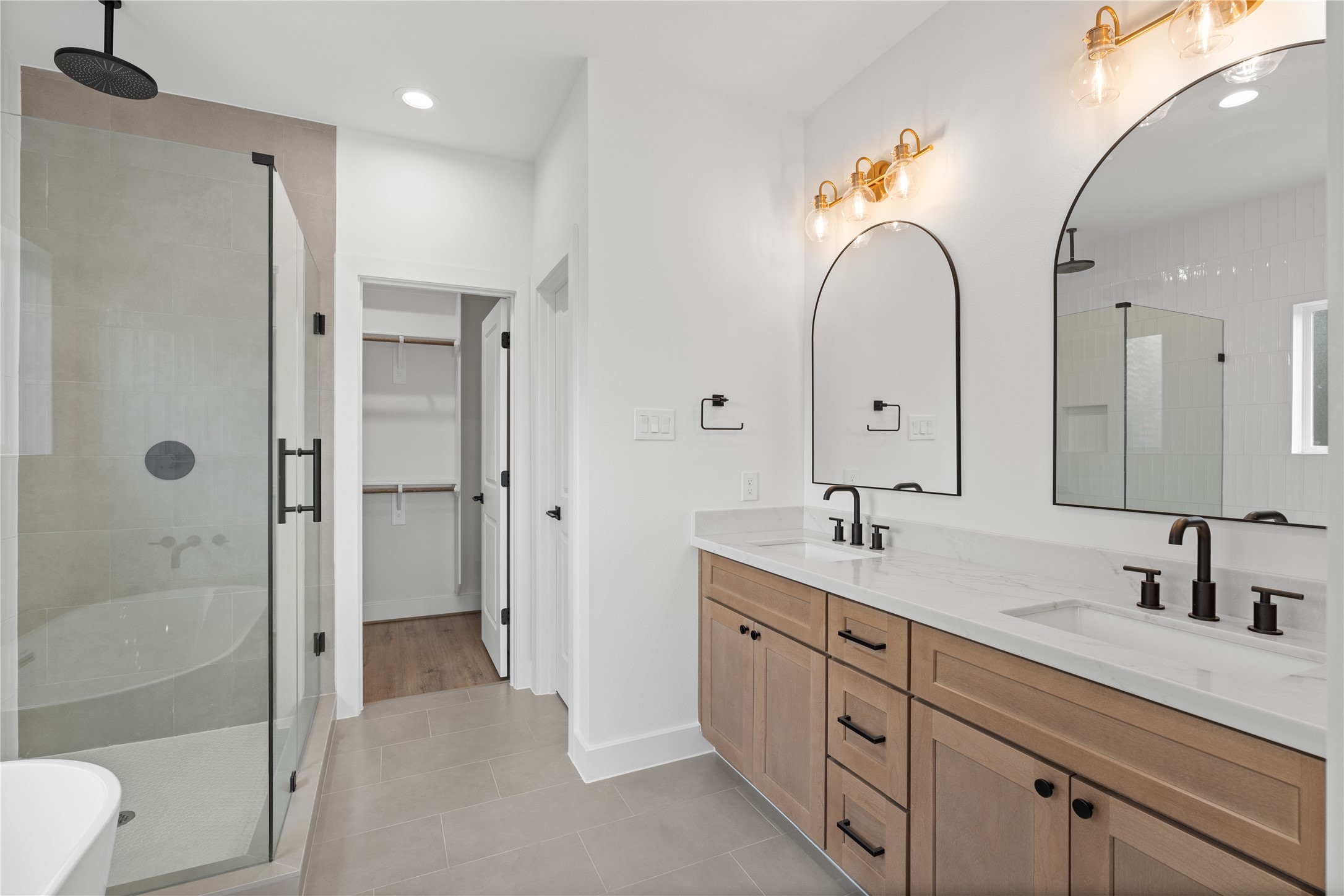 826 Curtin Street D Property Photo 40