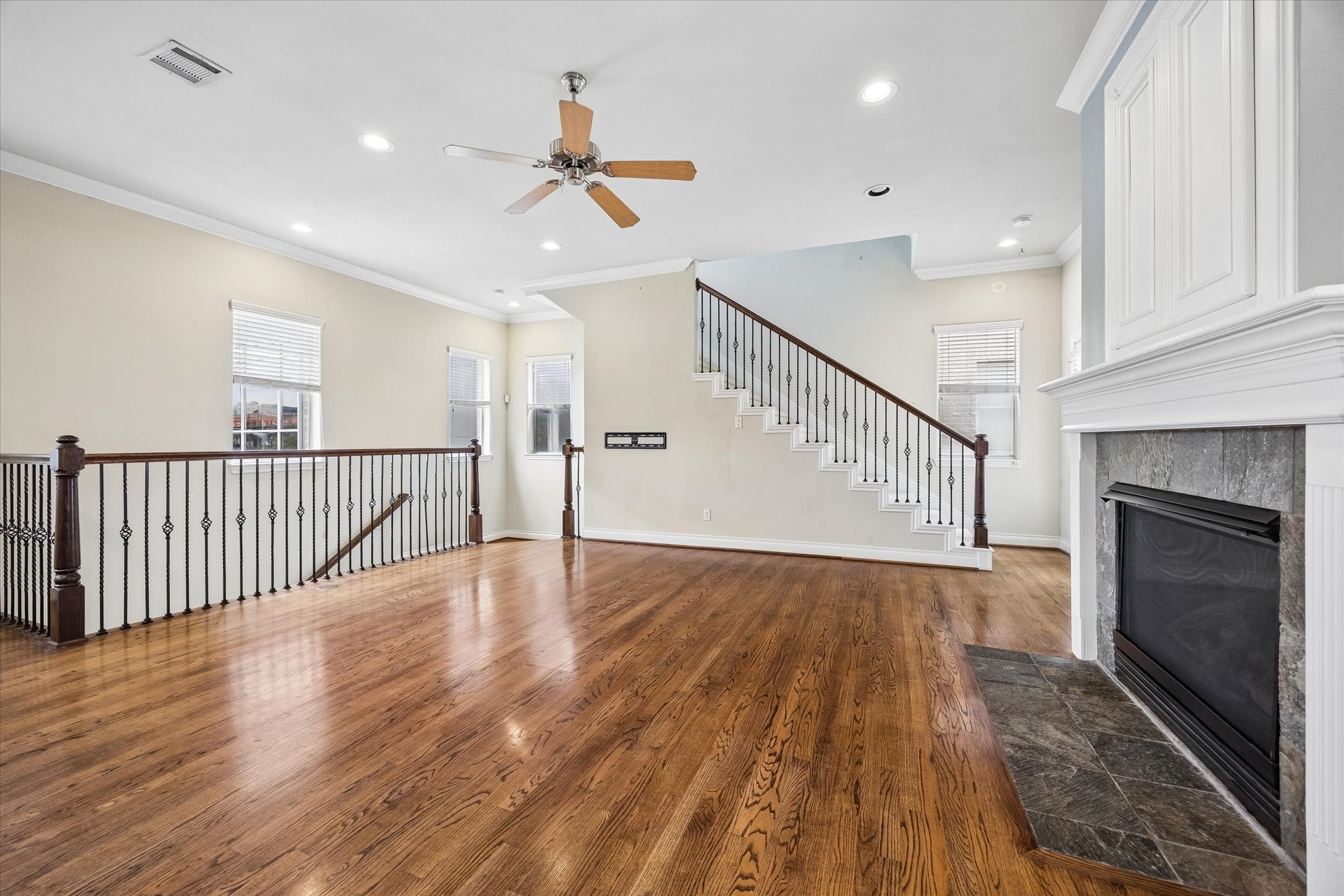 2207 Austin Street Property Photo 5
