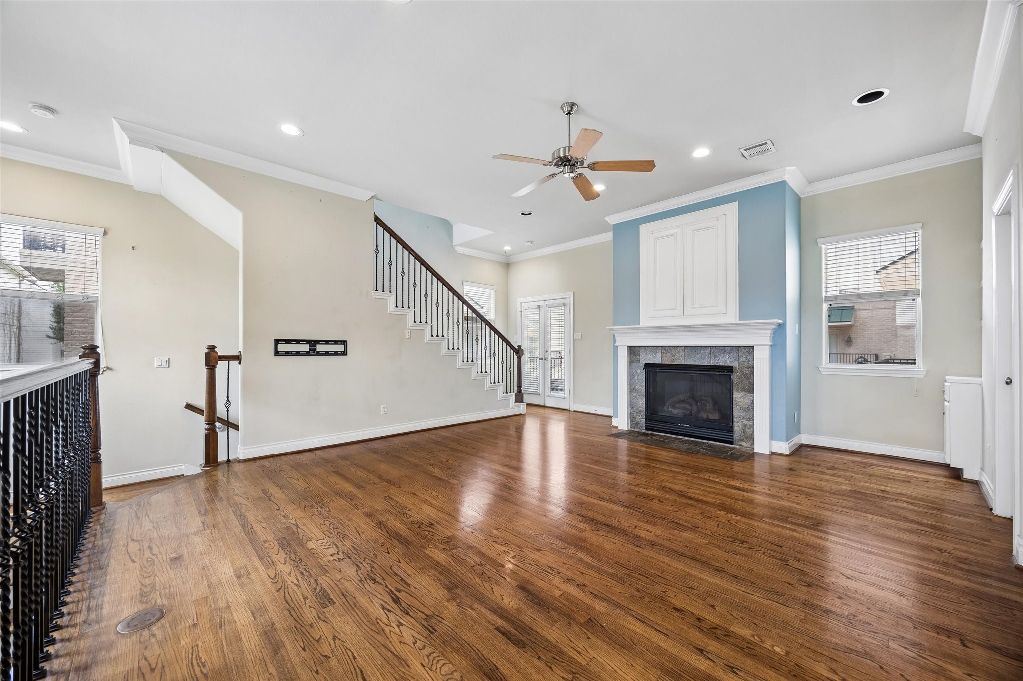2207 Austin Street Property Photo 6
