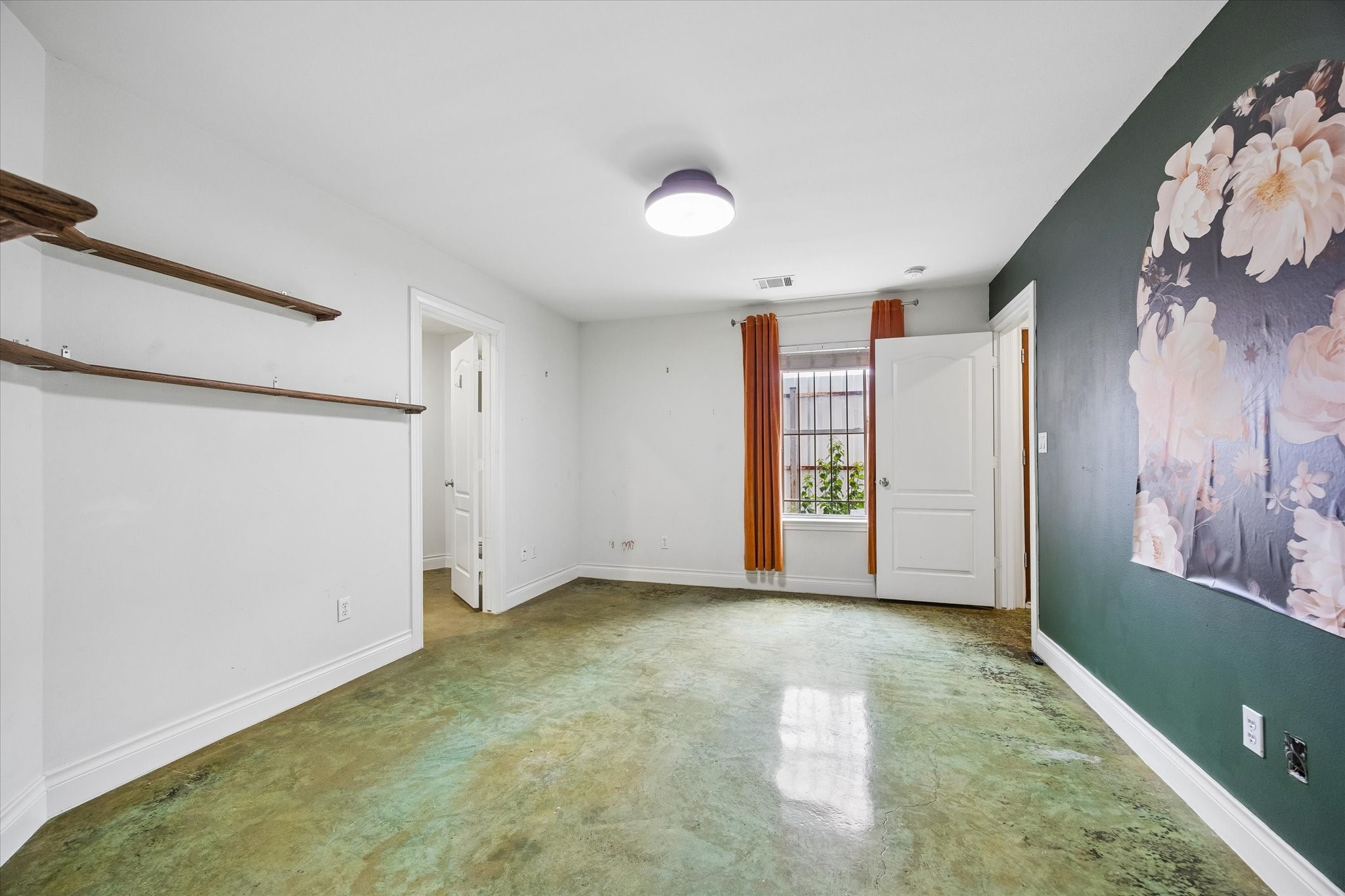 2207 Austin Street Property Photo 13