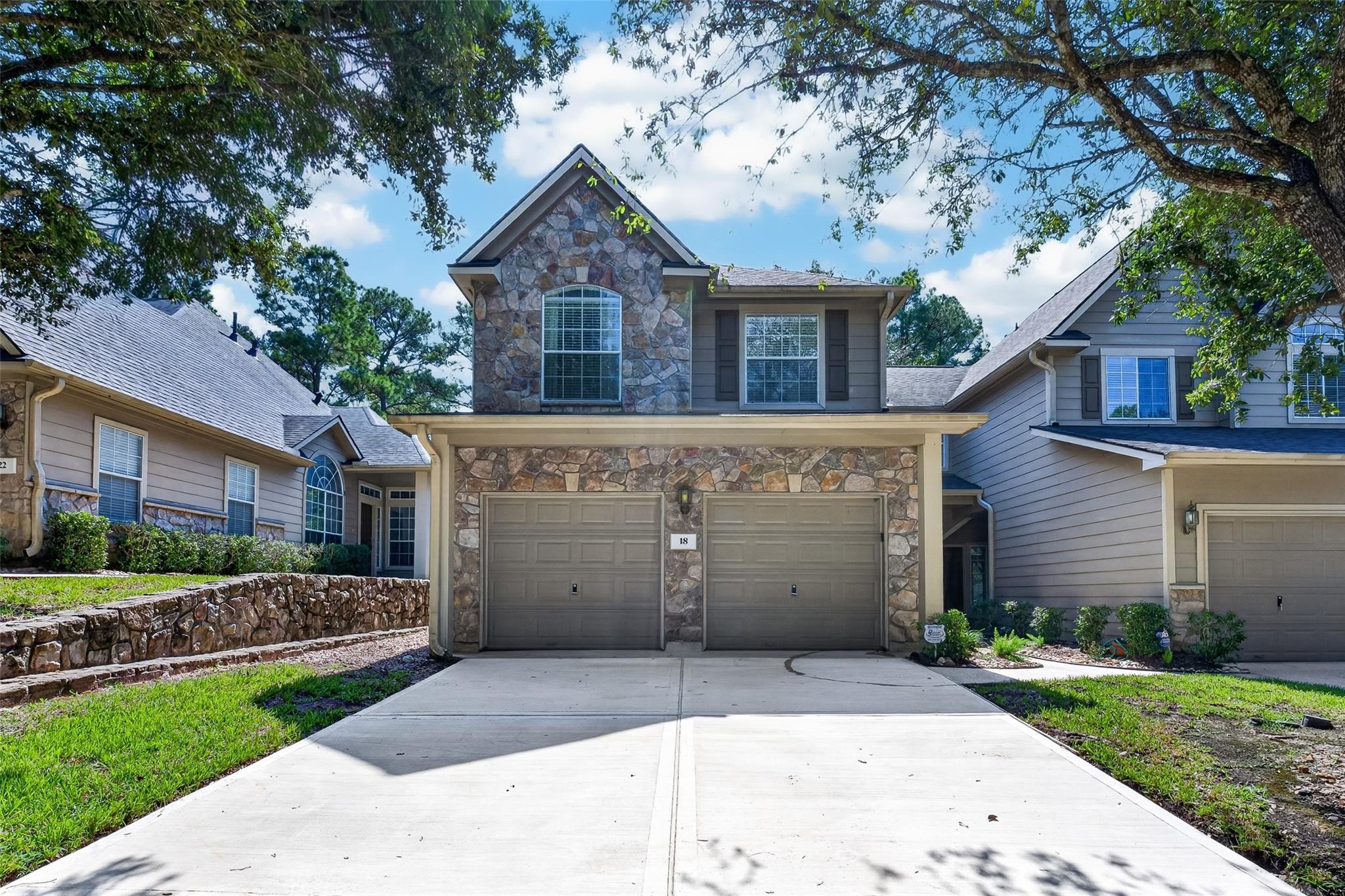 18 Valley Oaks Circle, The Woodlands Tx 77382 Property Photo 1