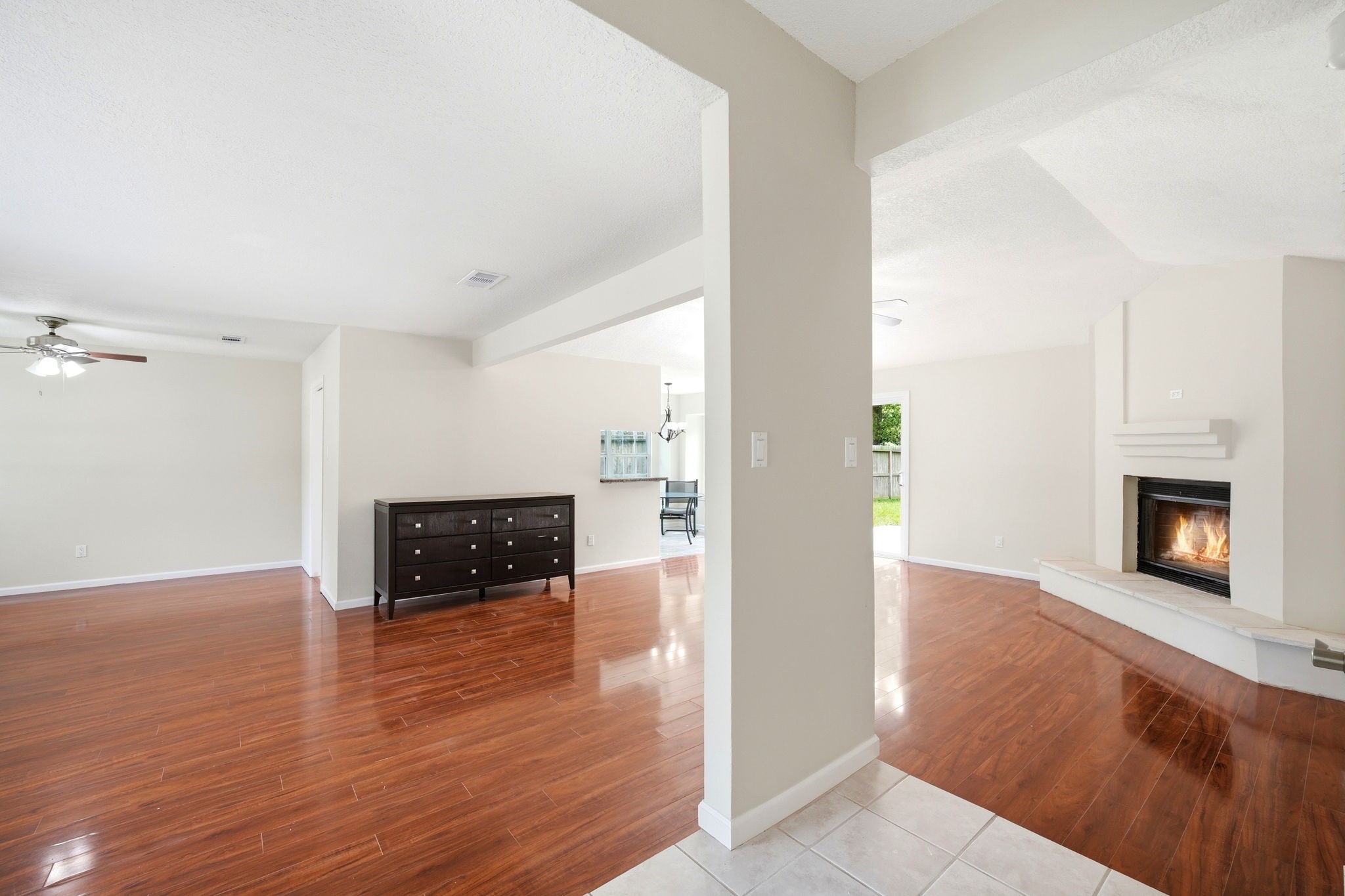 18607 Hiddenbay Way Property Photo 6