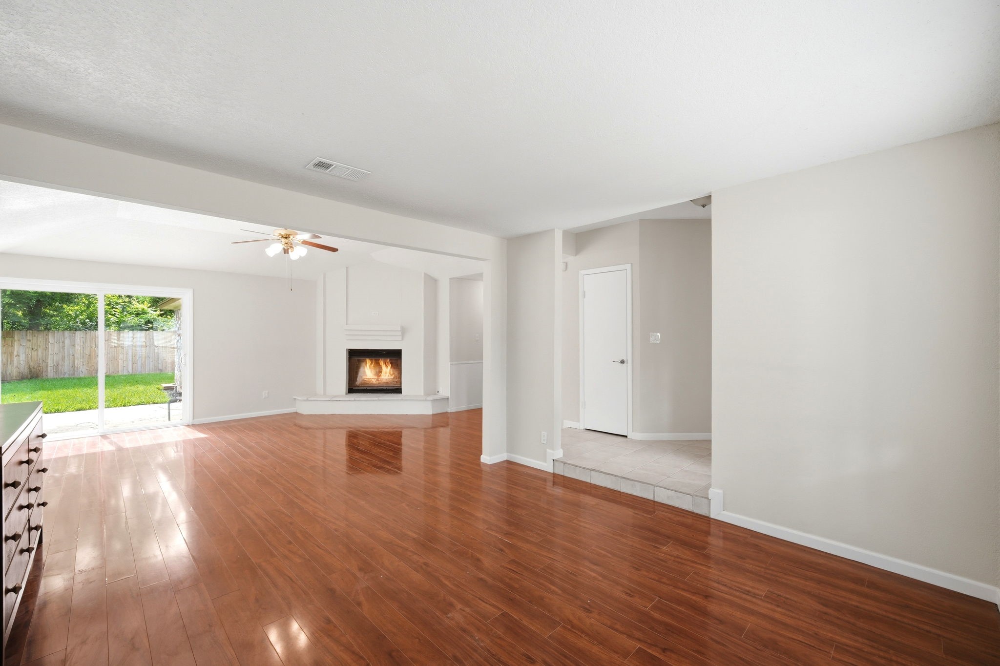 18607 Hiddenbay Way Property Photo 10
