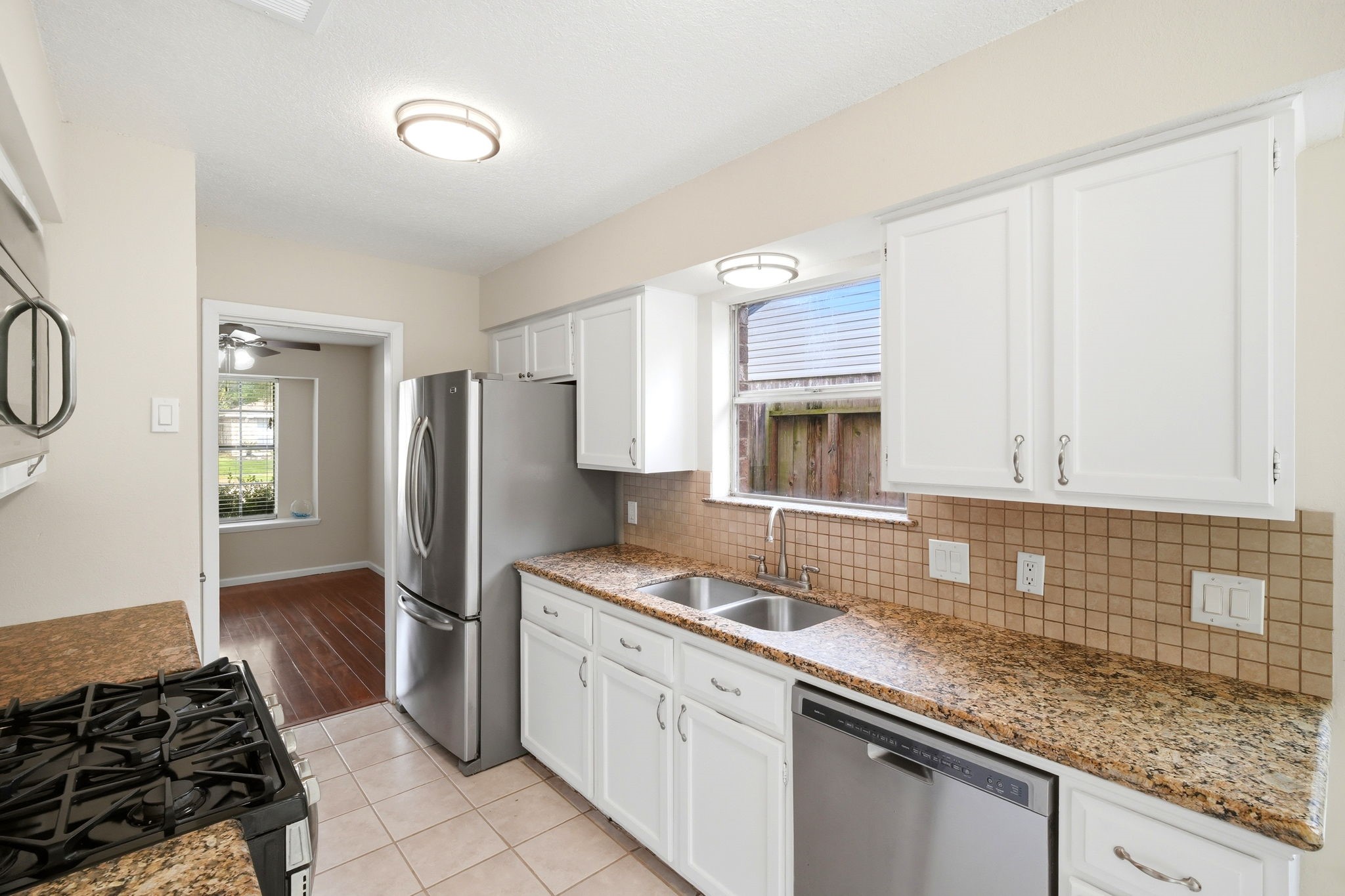 18607 Hiddenbay Way Property Photo 16