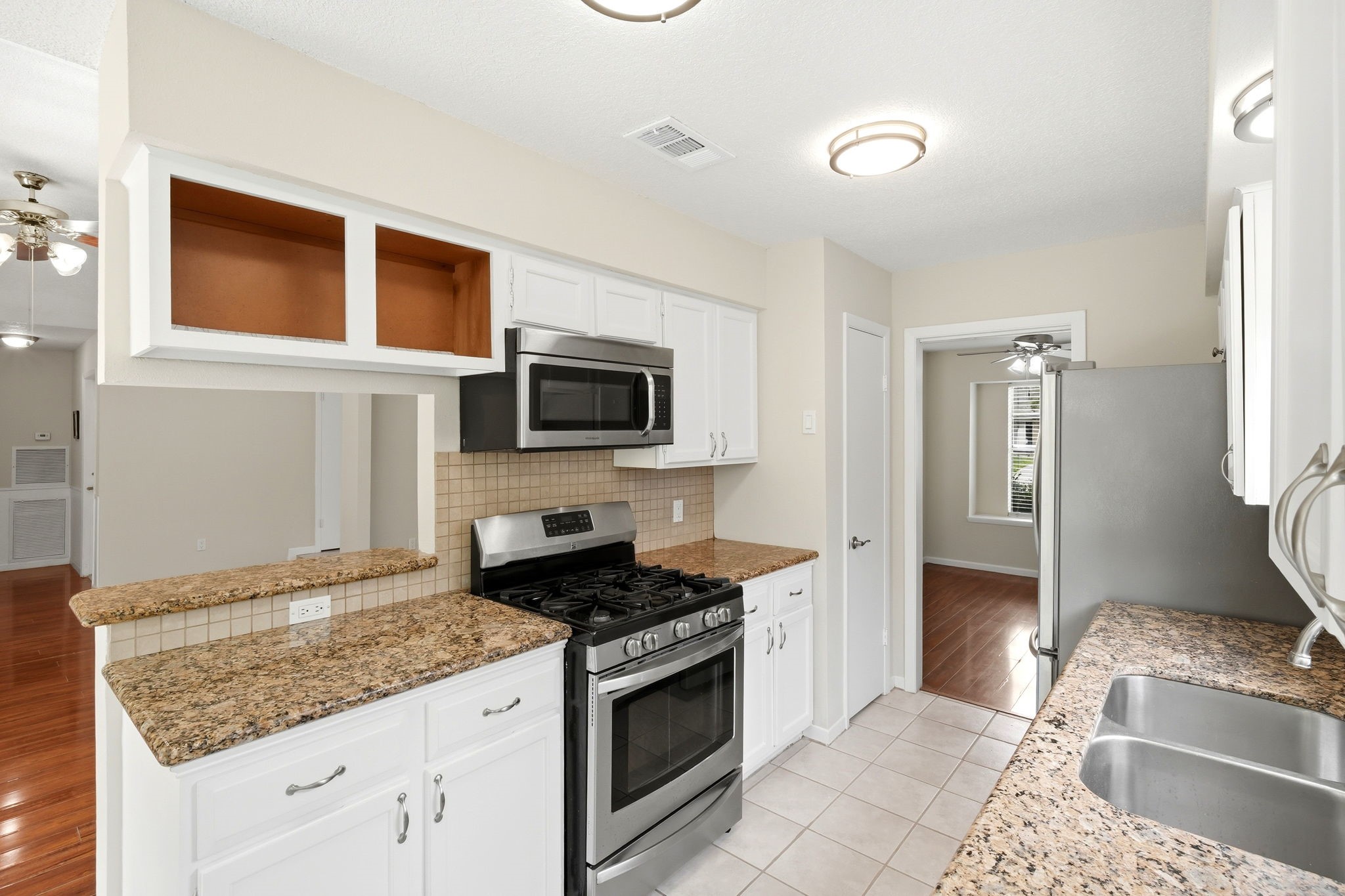 18607 Hiddenbay Way Property Photo 17