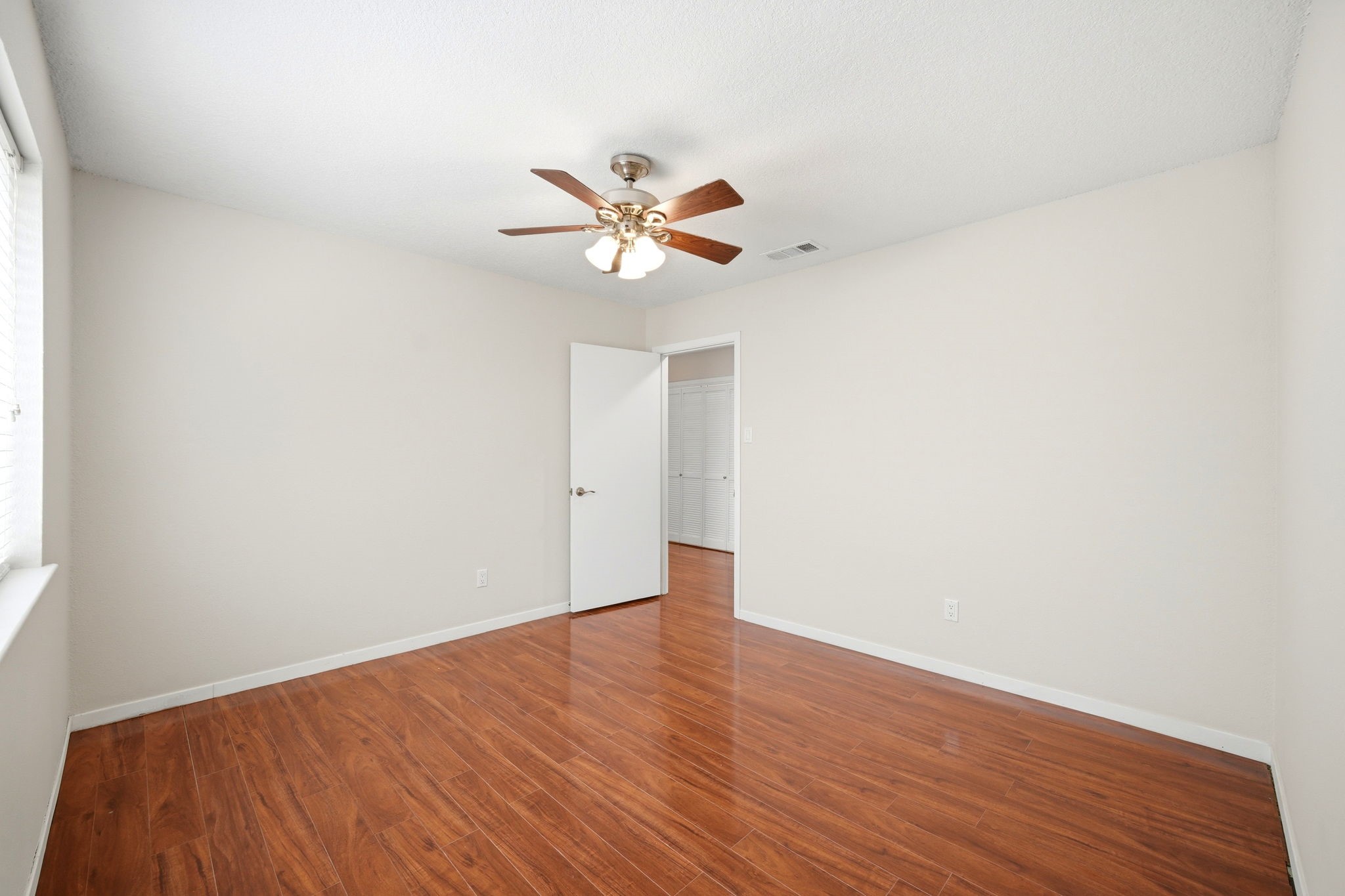 18607 Hiddenbay Way Property Photo 25