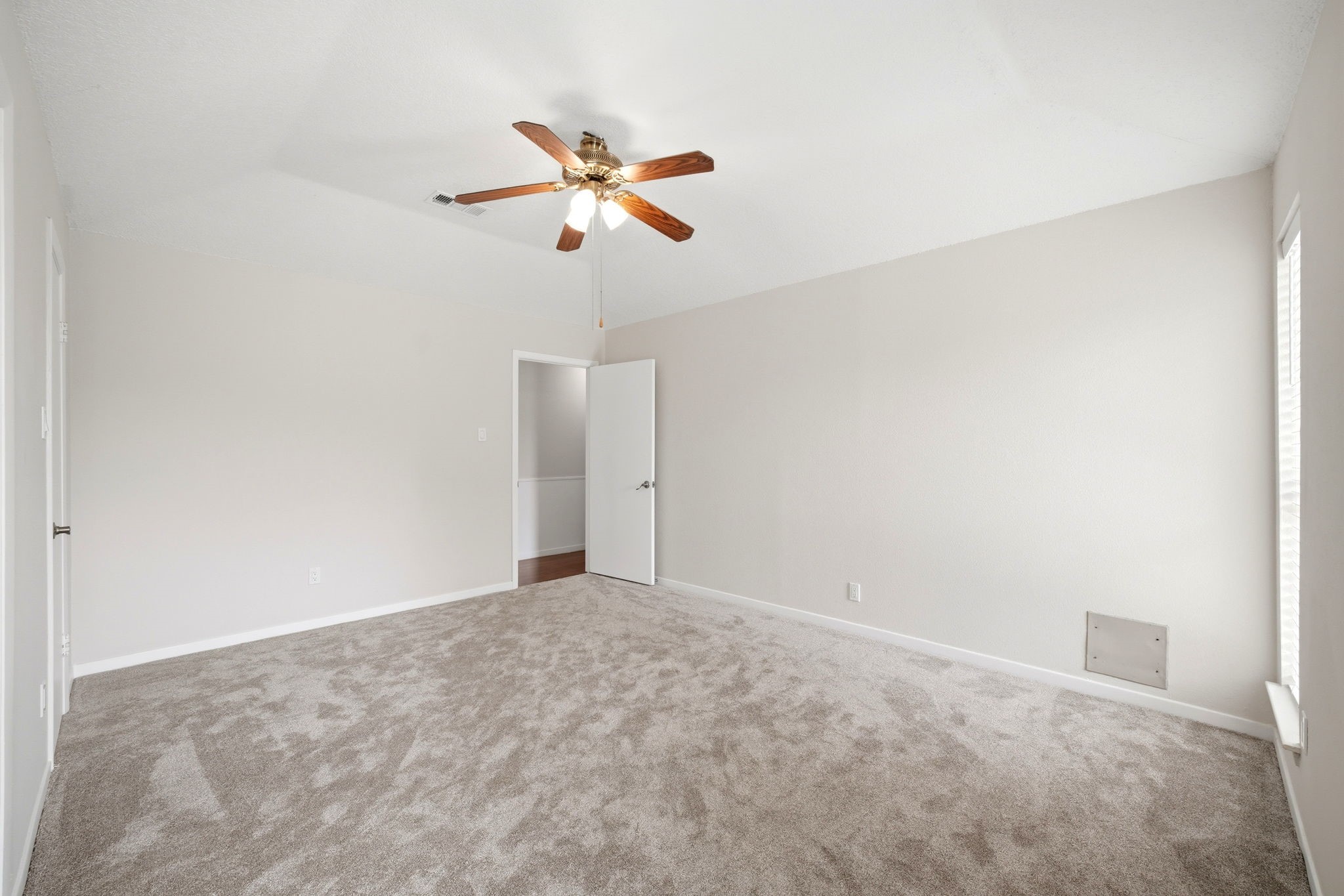 18607 Hiddenbay Way Property Photo 29